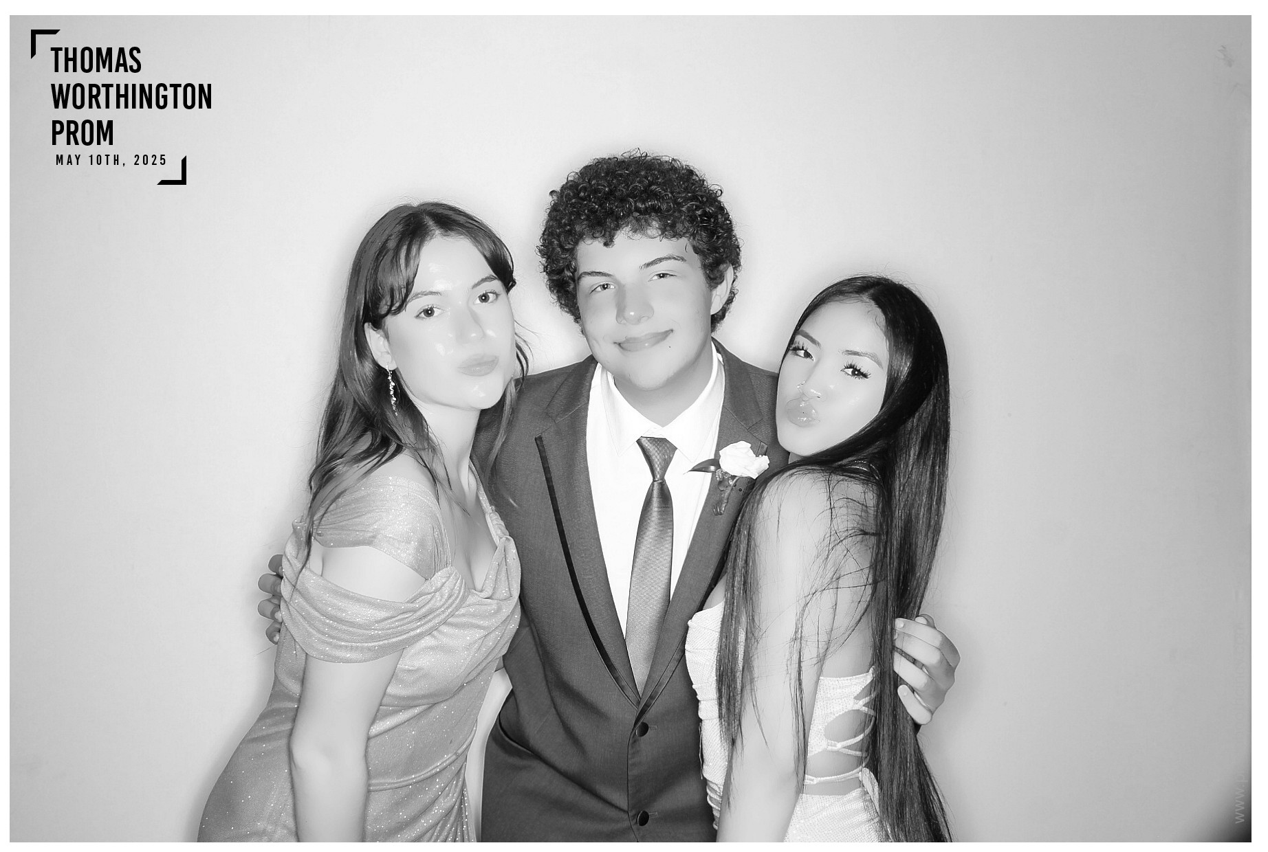 Thomas Worthington High School Prom 2025 | View more photos from the event at gallery.photoboothcincy.com/u/PhotoBoothCincy/Thomas-Worthington-High-School-Prom-2025