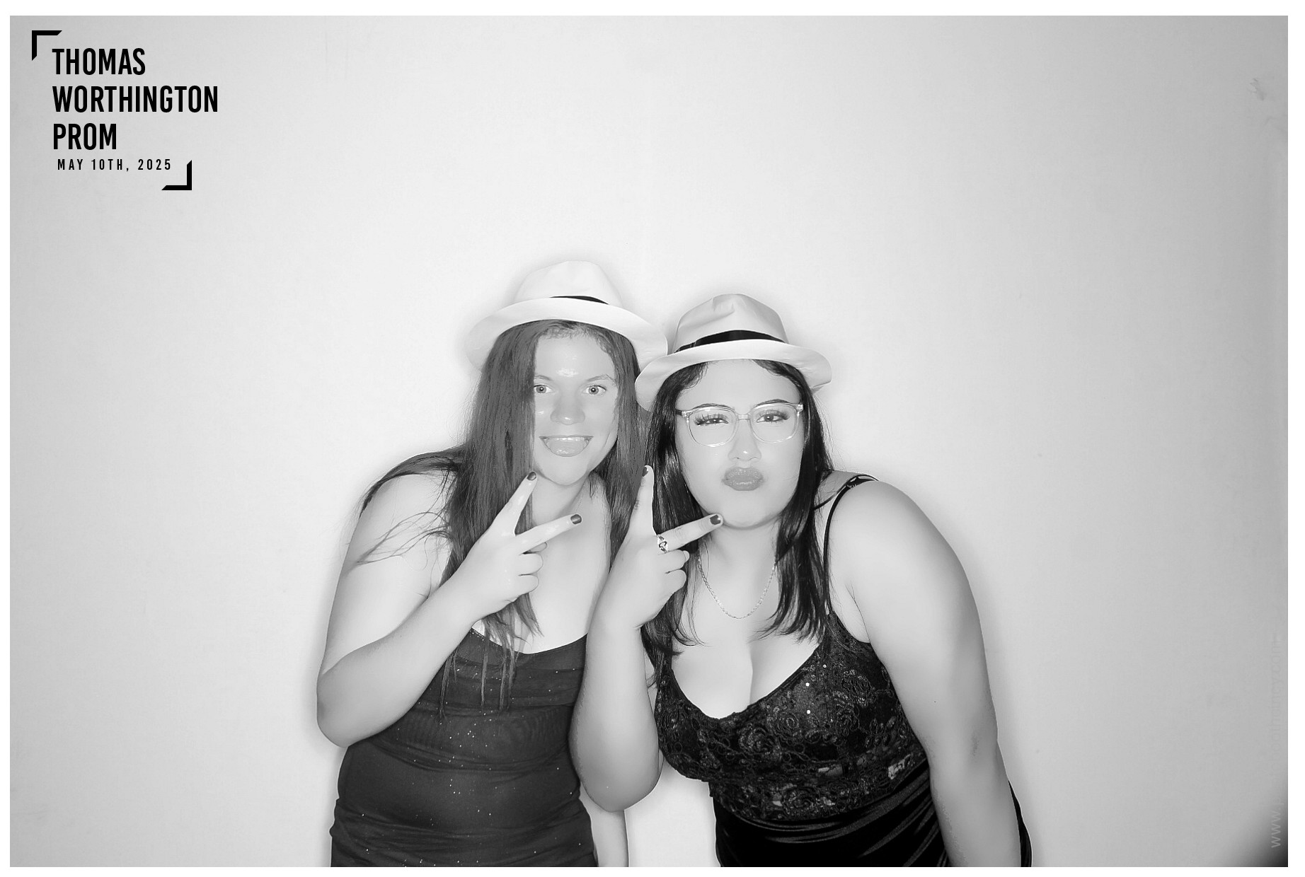 Thomas Worthington High School Prom 2025 | View more photos from the event at gallery.photoboothcincy.com/u/PhotoBoothCincy/Thomas-Worthington-High-School-Prom-2025