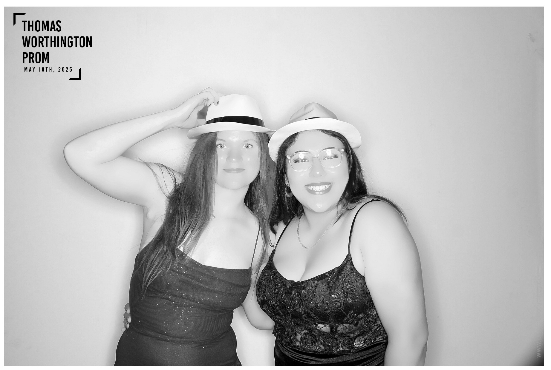 Thomas Worthington High School Prom 2025 | View more photos from the event at gallery.photoboothcincy.com/u/PhotoBoothCincy/Thomas-Worthington-High-School-Prom-2025