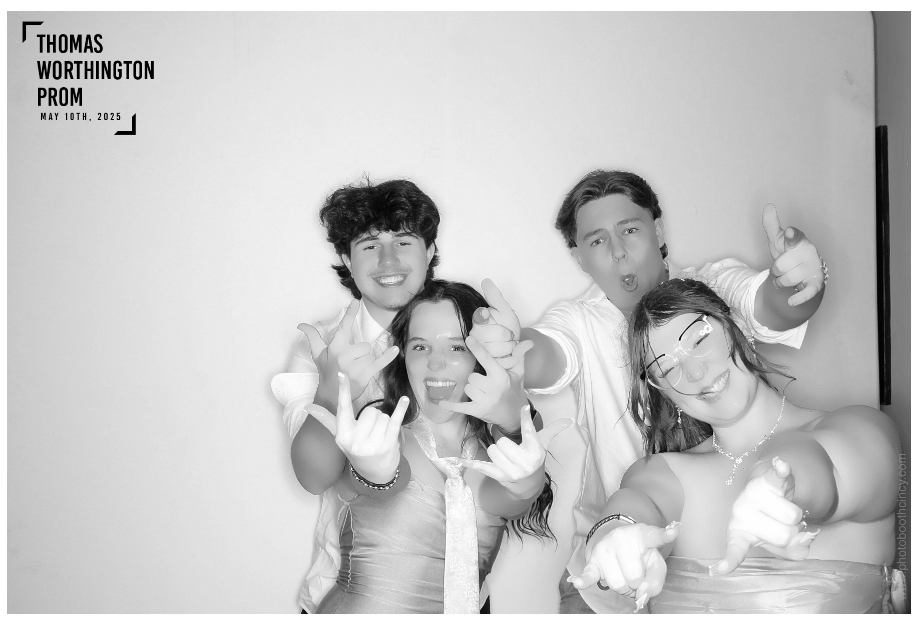 Thomas Worthington High School Prom 2025 | View more photos from the event at gallery.photoboothcincy.com/u/PhotoBoothCincy/Thomas-Worthington-High-School-Prom-2025