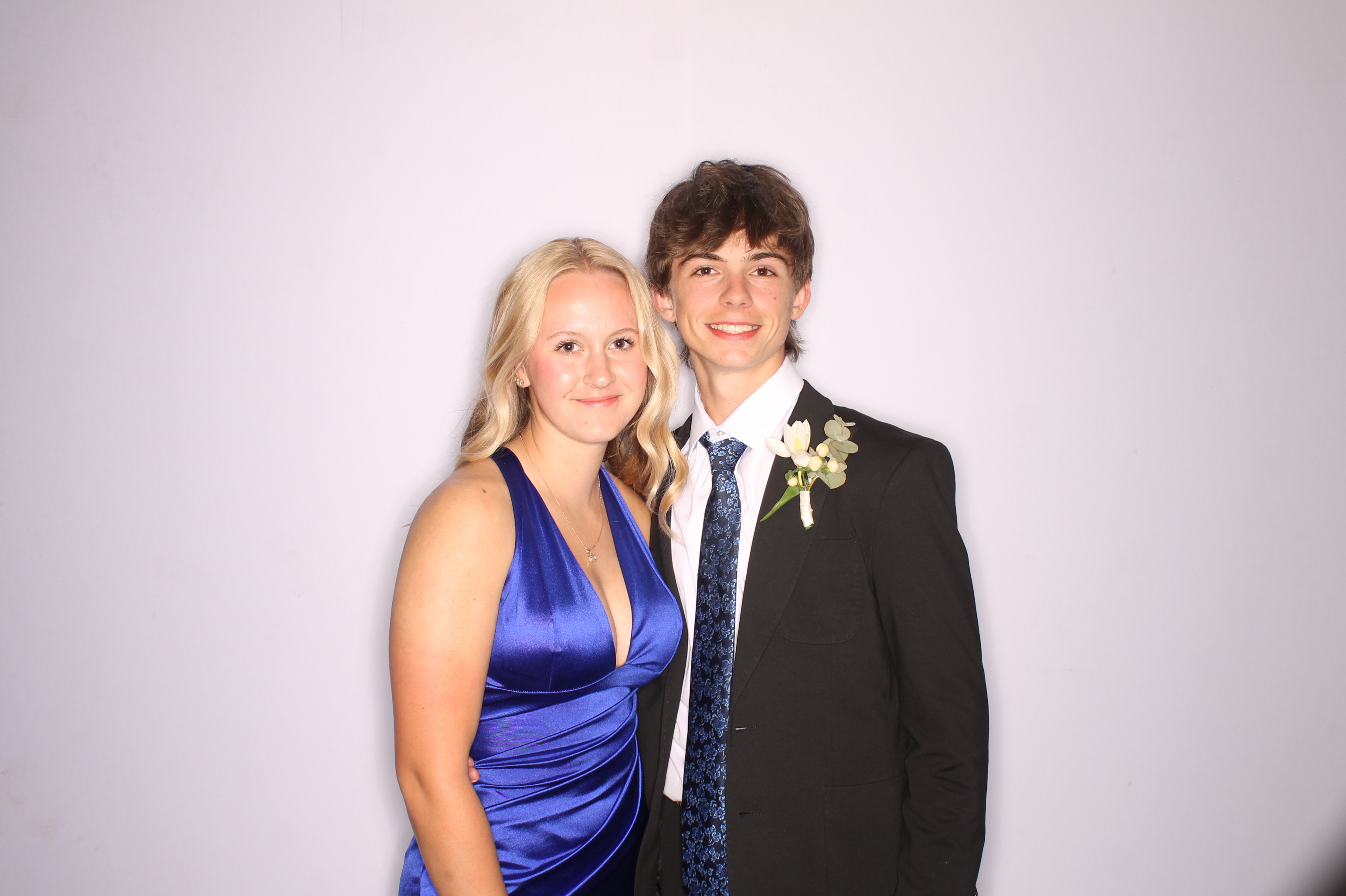 Thomas Worthington High School Prom 2025 | View more photos from the event at gallery.photoboothcincy.com/u/PhotoBoothCincy/Thomas-Worthington-High-School-Prom-2025