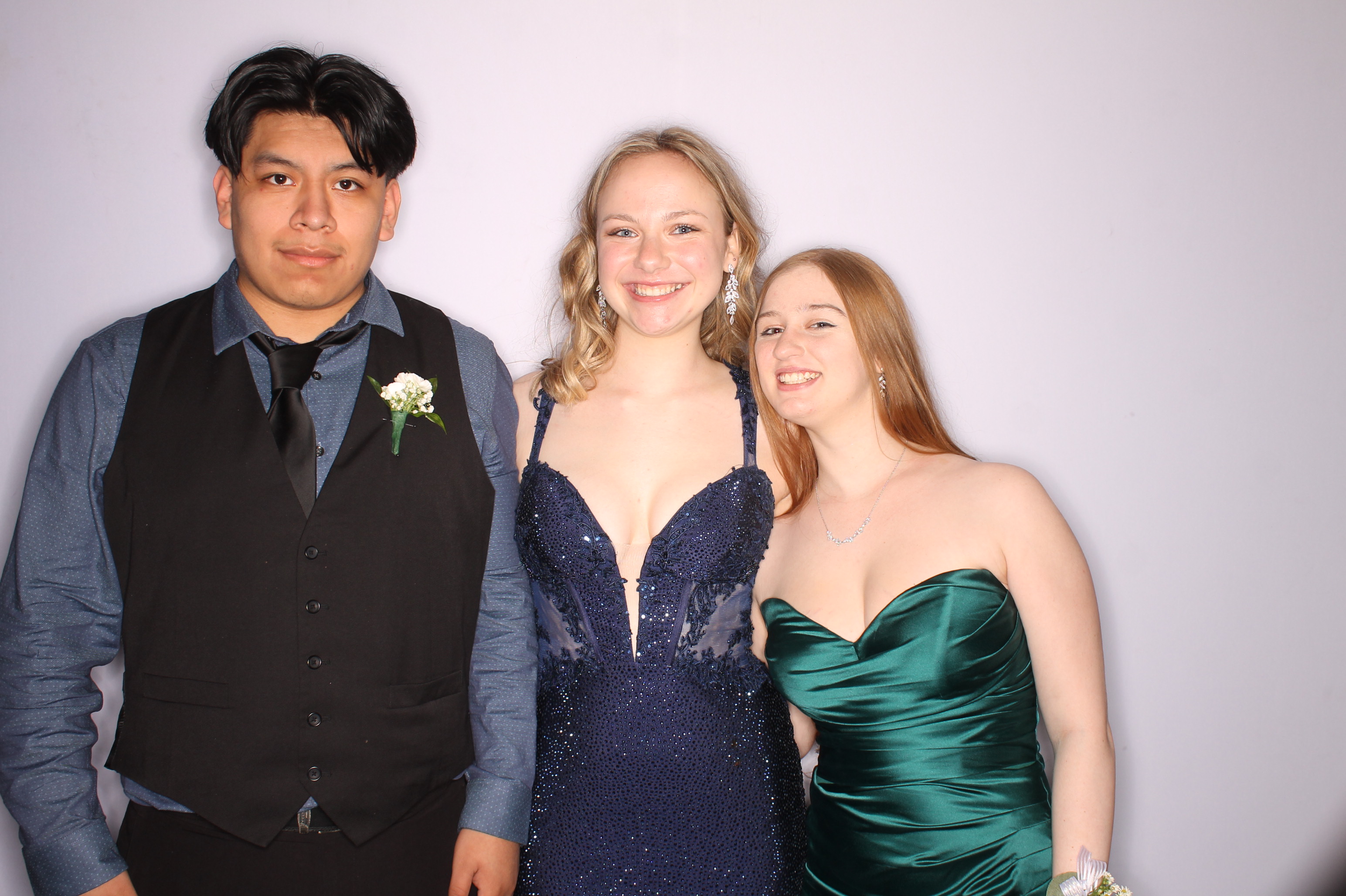 Thomas Worthington High School Prom 2025 | View more photos from the event at gallery.photoboothcincy.com/u/PhotoBoothCincy/Thomas-Worthington-High-School-Prom-2025