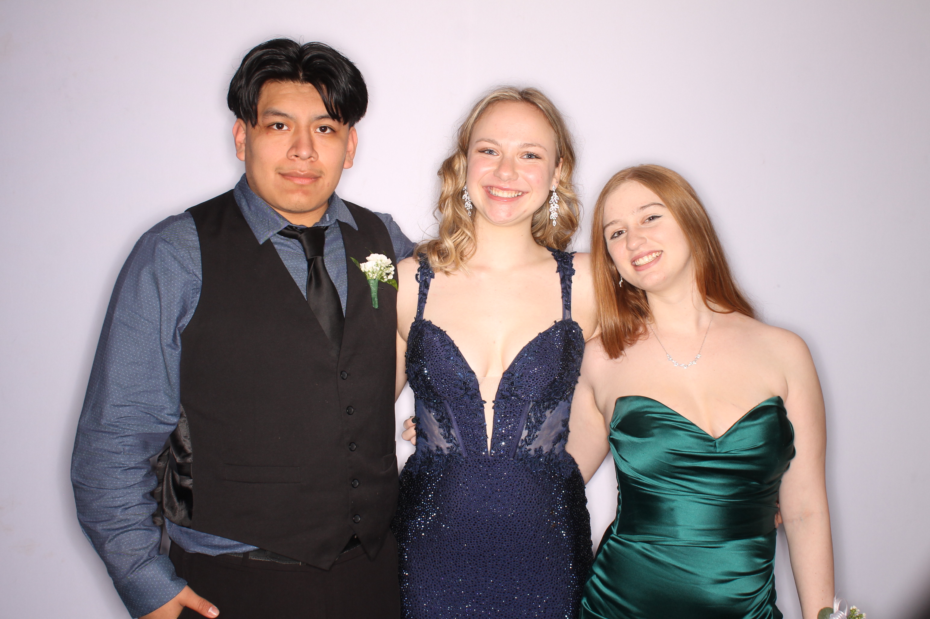 Thomas Worthington High School Prom 2025 | View more photos from the event at gallery.photoboothcincy.com/u/PhotoBoothCincy/Thomas-Worthington-High-School-Prom-2025