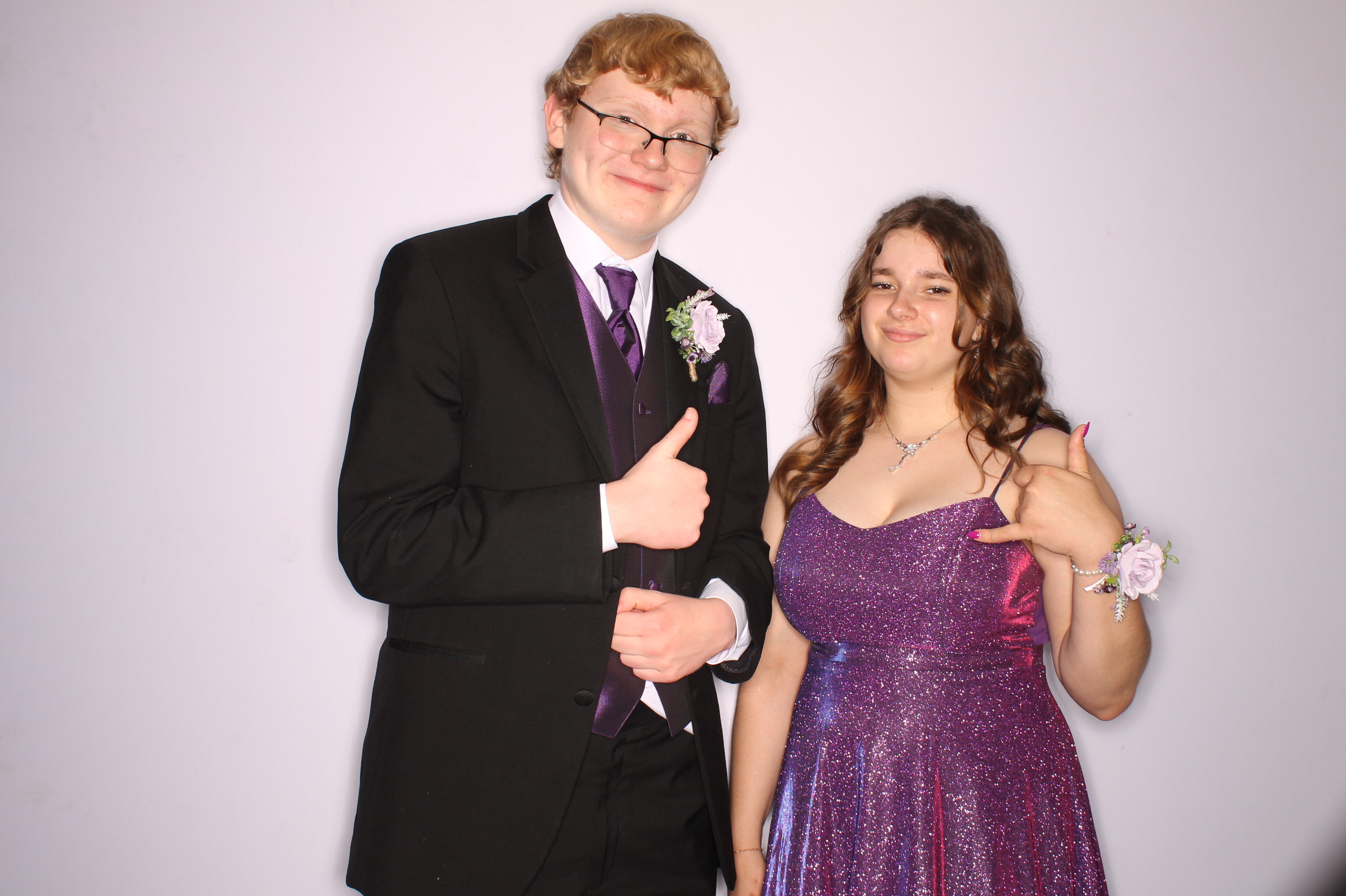 Thomas Worthington High School Prom 2025 | View more photos from the event at gallery.photoboothcincy.com/u/PhotoBoothCincy/Thomas-Worthington-High-School-Prom-2025