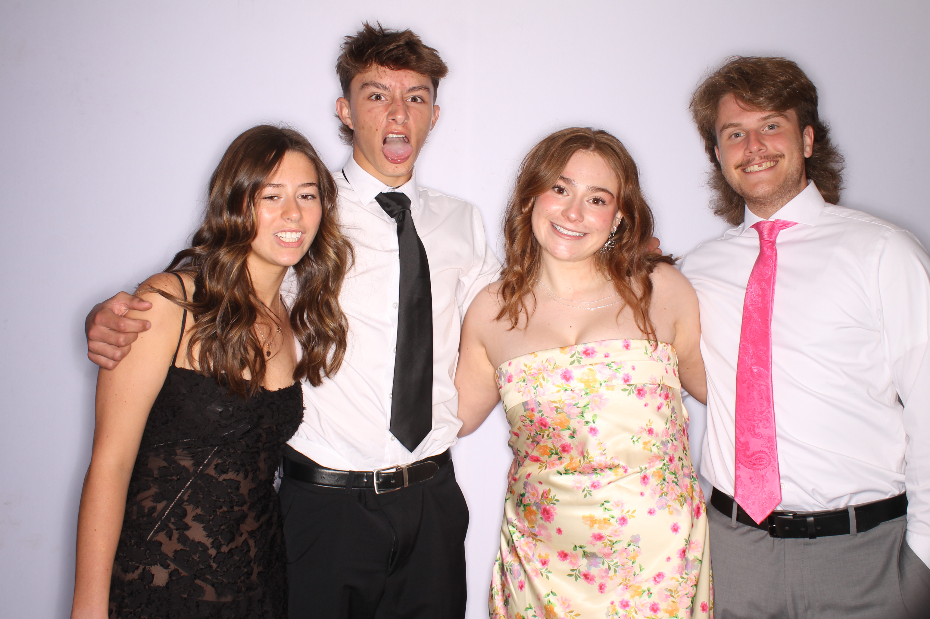 Thomas Worthington High School Prom 2025 | View more photos from the event at gallery.photoboothcincy.com/u/PhotoBoothCincy/Thomas-Worthington-High-School-Prom-2025