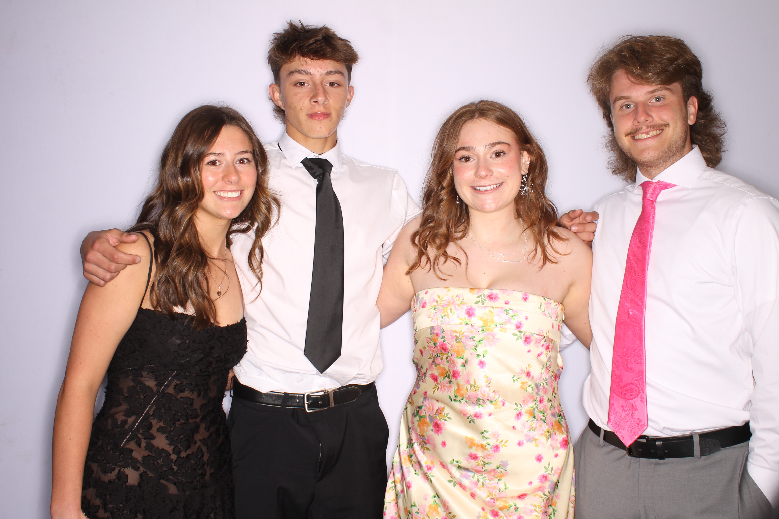 Thomas Worthington High School Prom 2025 | View more photos from the event at gallery.photoboothcincy.com/u/PhotoBoothCincy/Thomas-Worthington-High-School-Prom-2025