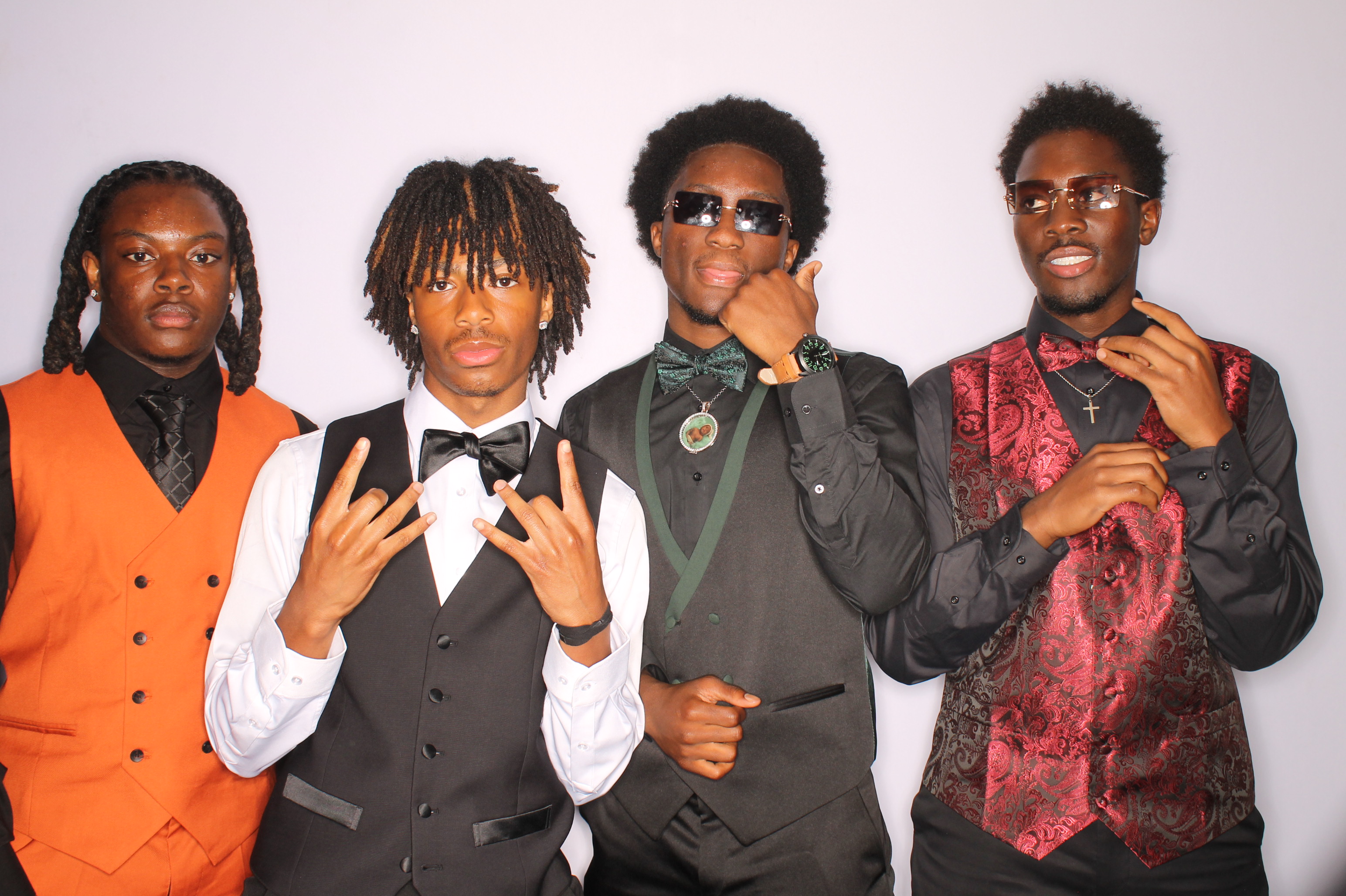 Thomas Worthington High School Prom 2025 | View more photos from the event at gallery.photoboothcincy.com/u/PhotoBoothCincy/Thomas-Worthington-High-School-Prom-2025
