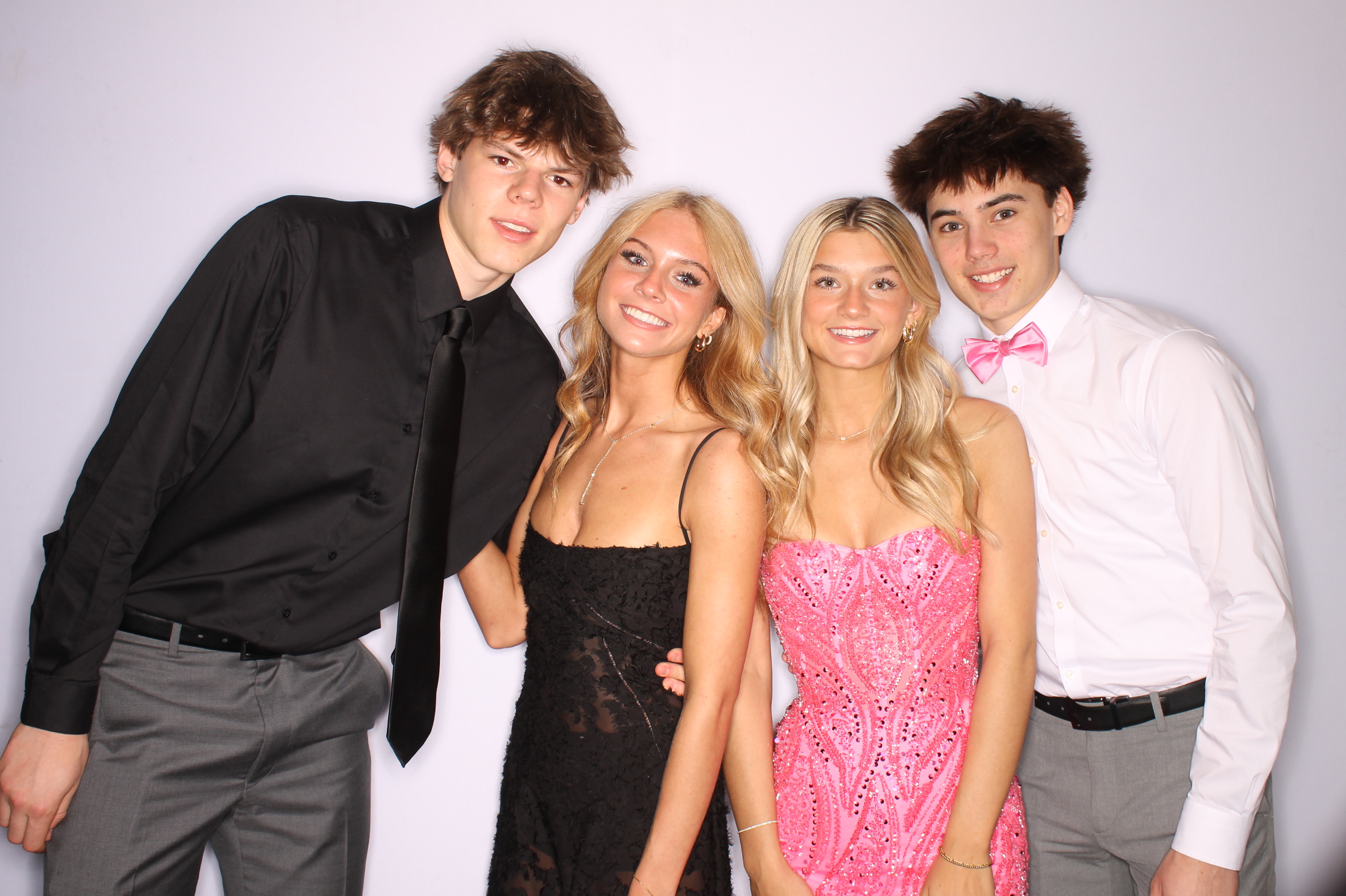 Thomas Worthington High School Prom 2025 | View more photos from the event at gallery.photoboothcincy.com/u/PhotoBoothCincy/Thomas-Worthington-High-School-Prom-2025