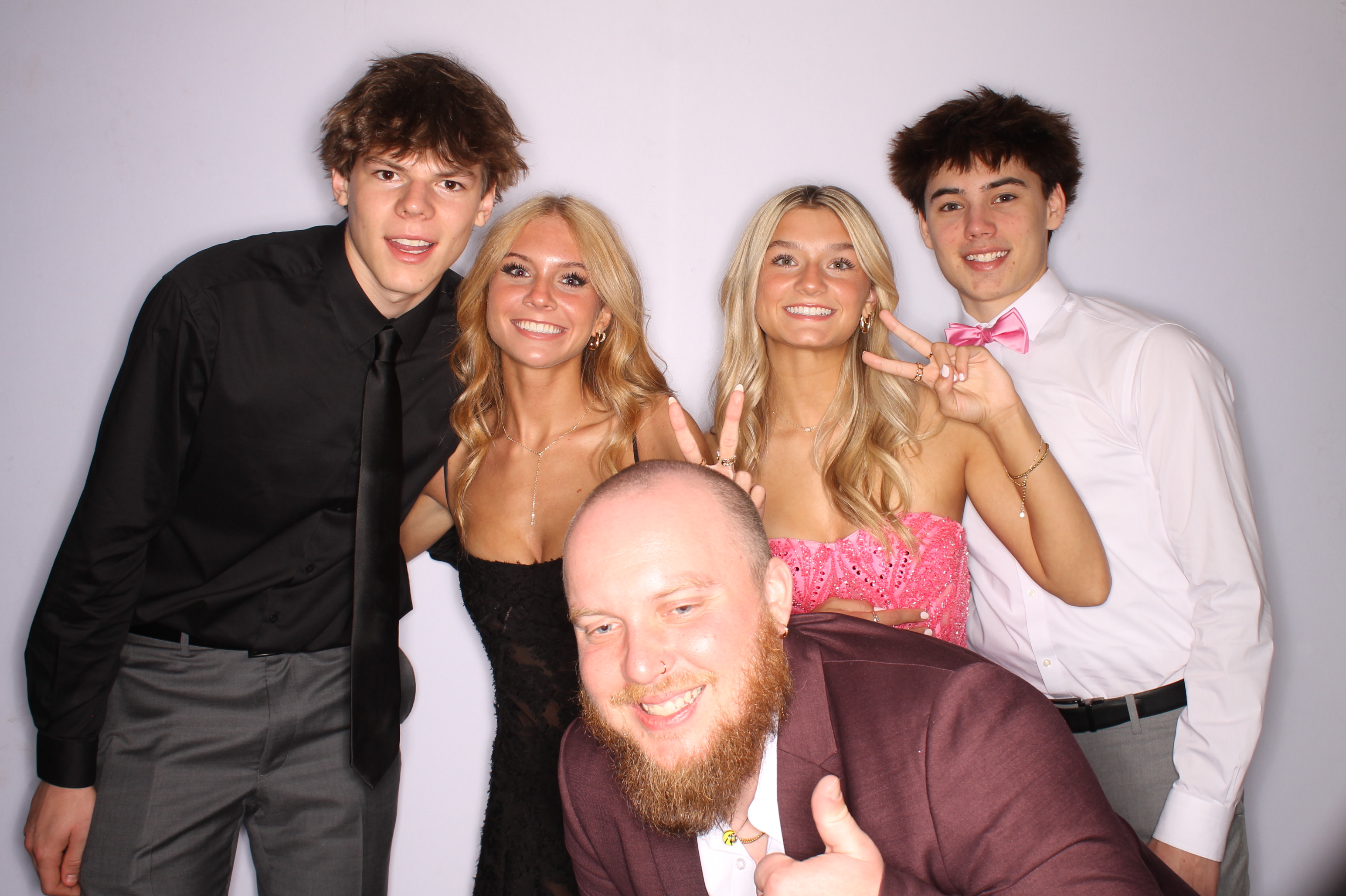 Thomas Worthington High School Prom 2025 | View more photos from the event at gallery.photoboothcincy.com/u/PhotoBoothCincy/Thomas-Worthington-High-School-Prom-2025
