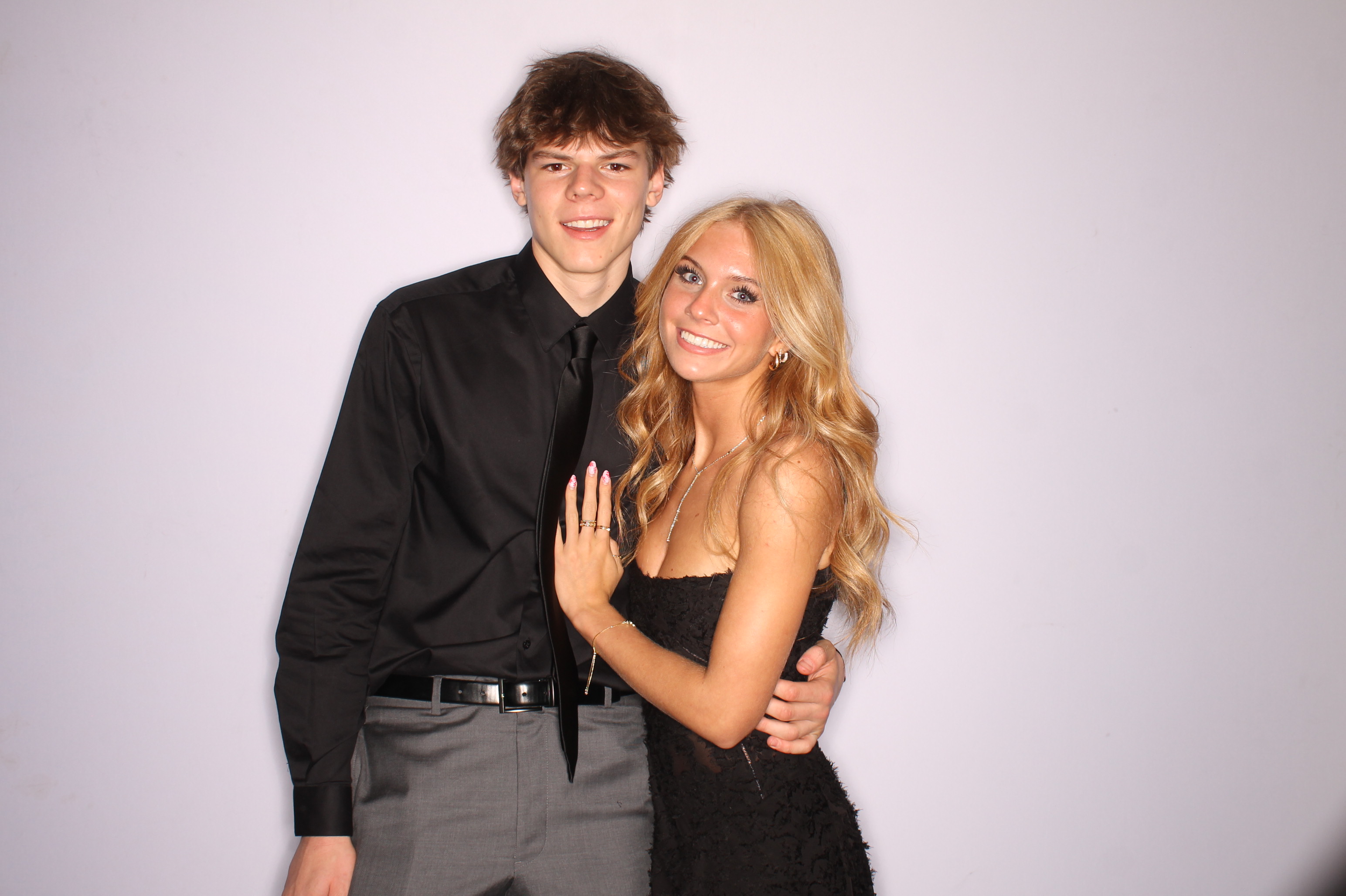 Thomas Worthington High School Prom 2025 | View more photos from the event at gallery.photoboothcincy.com/u/PhotoBoothCincy/Thomas-Worthington-High-School-Prom-2025
