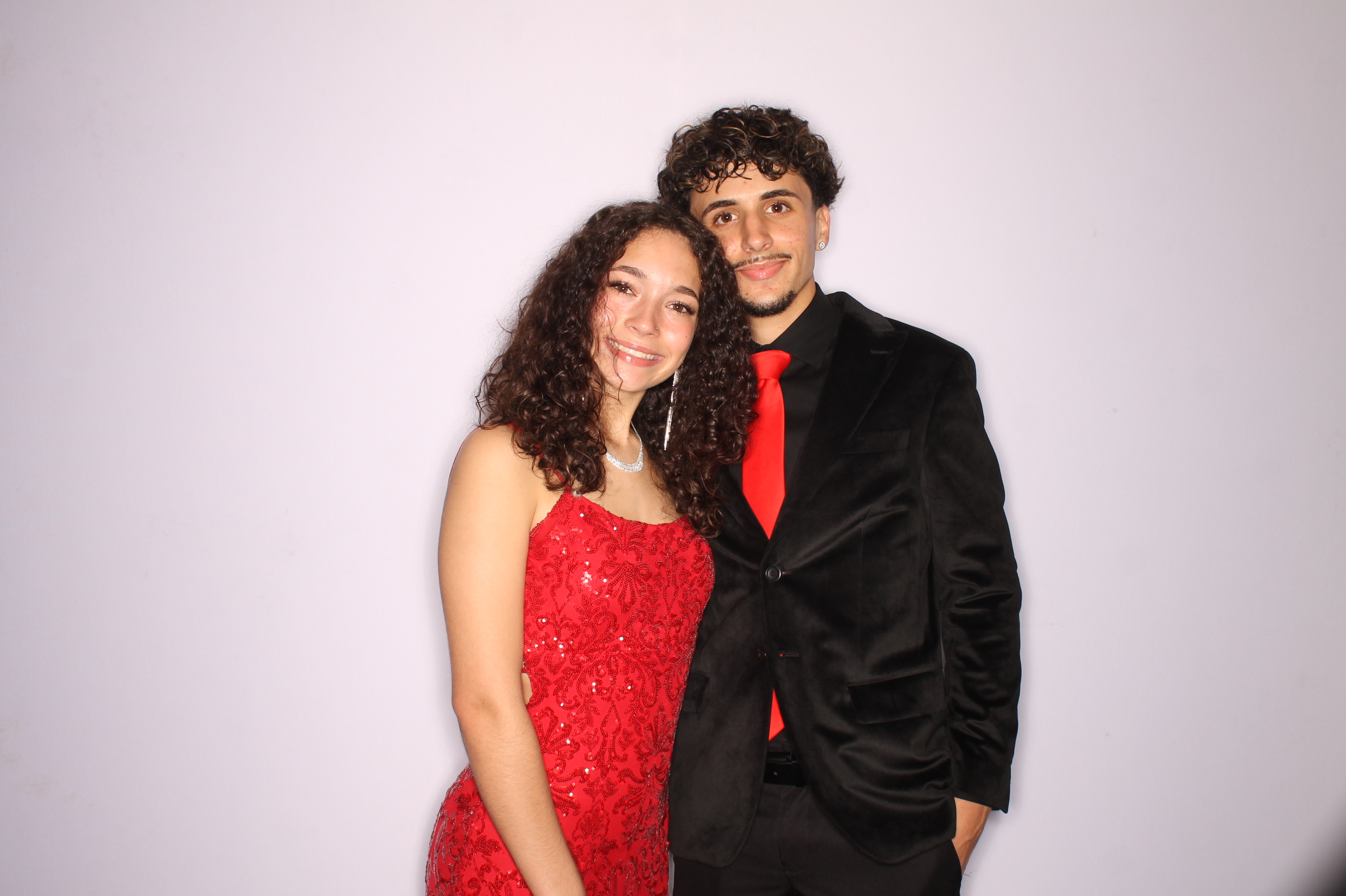 Thomas Worthington High School Prom 2025 | View more photos from the event at gallery.photoboothcincy.com/u/PhotoBoothCincy/Thomas-Worthington-High-School-Prom-2025