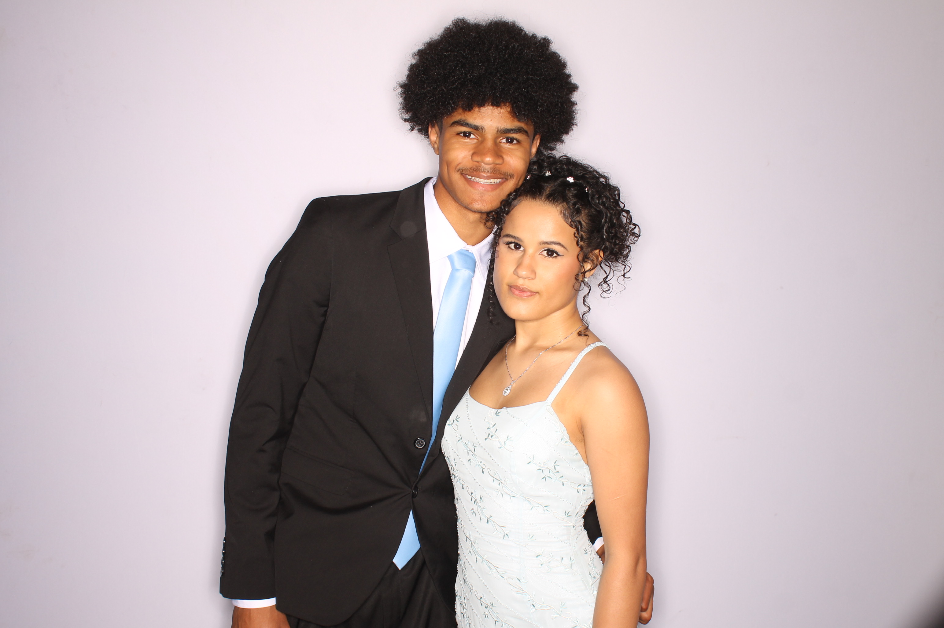 Thomas Worthington High School Prom 2025 | View more photos from the event at gallery.photoboothcincy.com/u/PhotoBoothCincy/Thomas-Worthington-High-School-Prom-2025