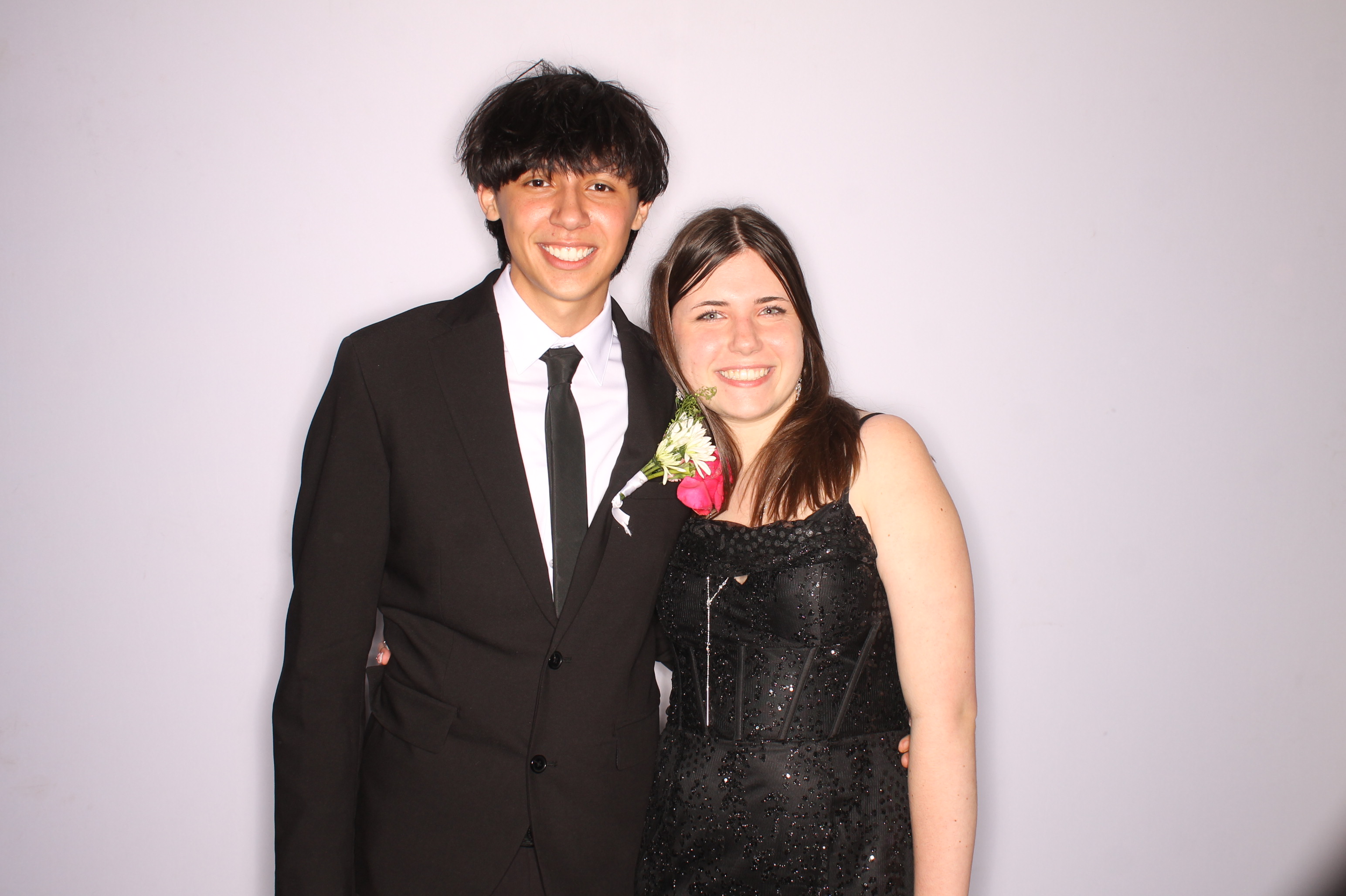 Thomas Worthington High School Prom 2025 | View more photos from the event at gallery.photoboothcincy.com/u/PhotoBoothCincy/Thomas-Worthington-High-School-Prom-2025