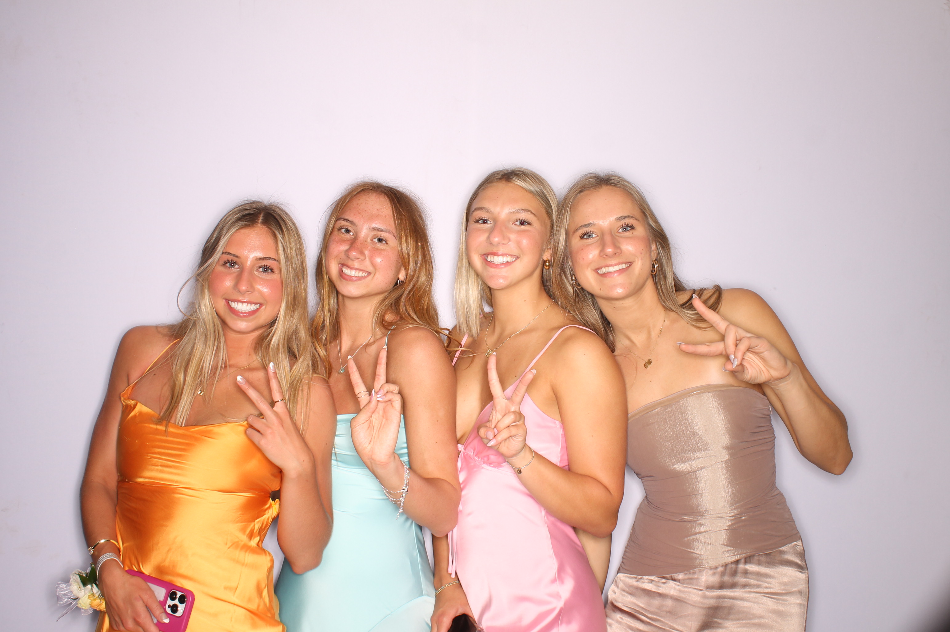 Thomas Worthington High School Prom 2025 | View more photos from the event at gallery.photoboothcincy.com/u/PhotoBoothCincy/Thomas-Worthington-High-School-Prom-2025