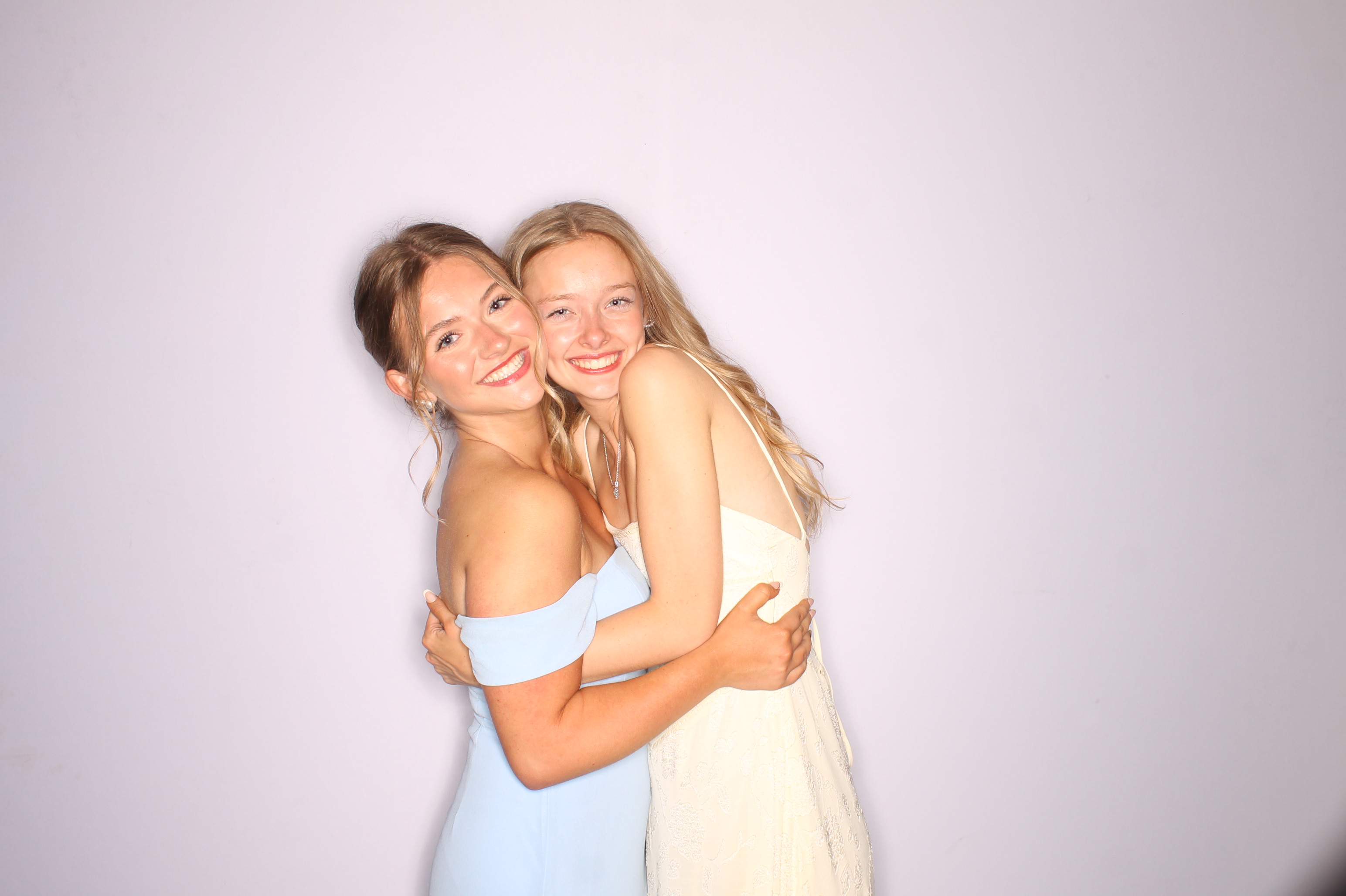 Thomas Worthington High School Prom 2025 | View more photos from the event at gallery.photoboothcincy.com/u/PhotoBoothCincy/Thomas-Worthington-High-School-Prom-2025