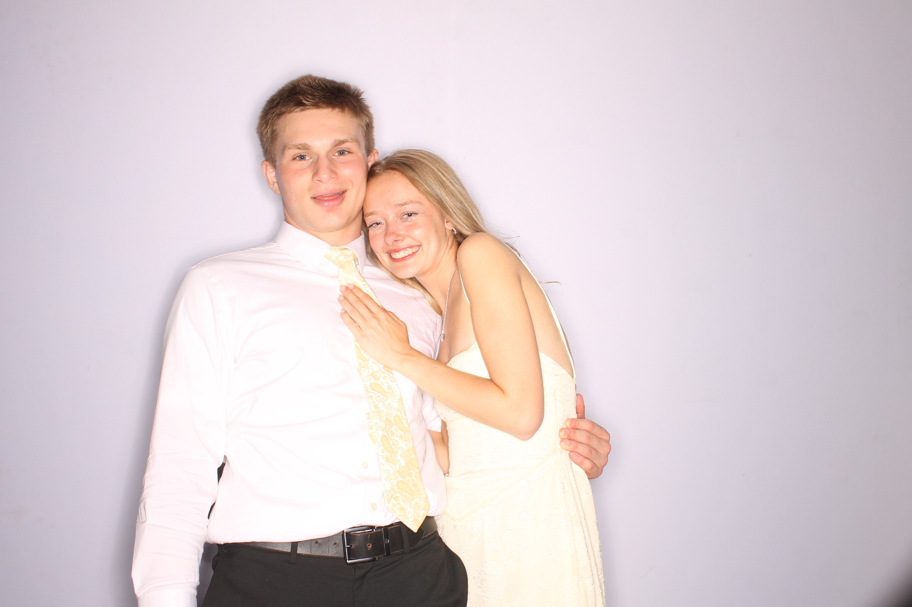 Thomas Worthington High School Prom 2025 | View more photos from the event at gallery.photoboothcincy.com/u/PhotoBoothCincy/Thomas-Worthington-High-School-Prom-2025