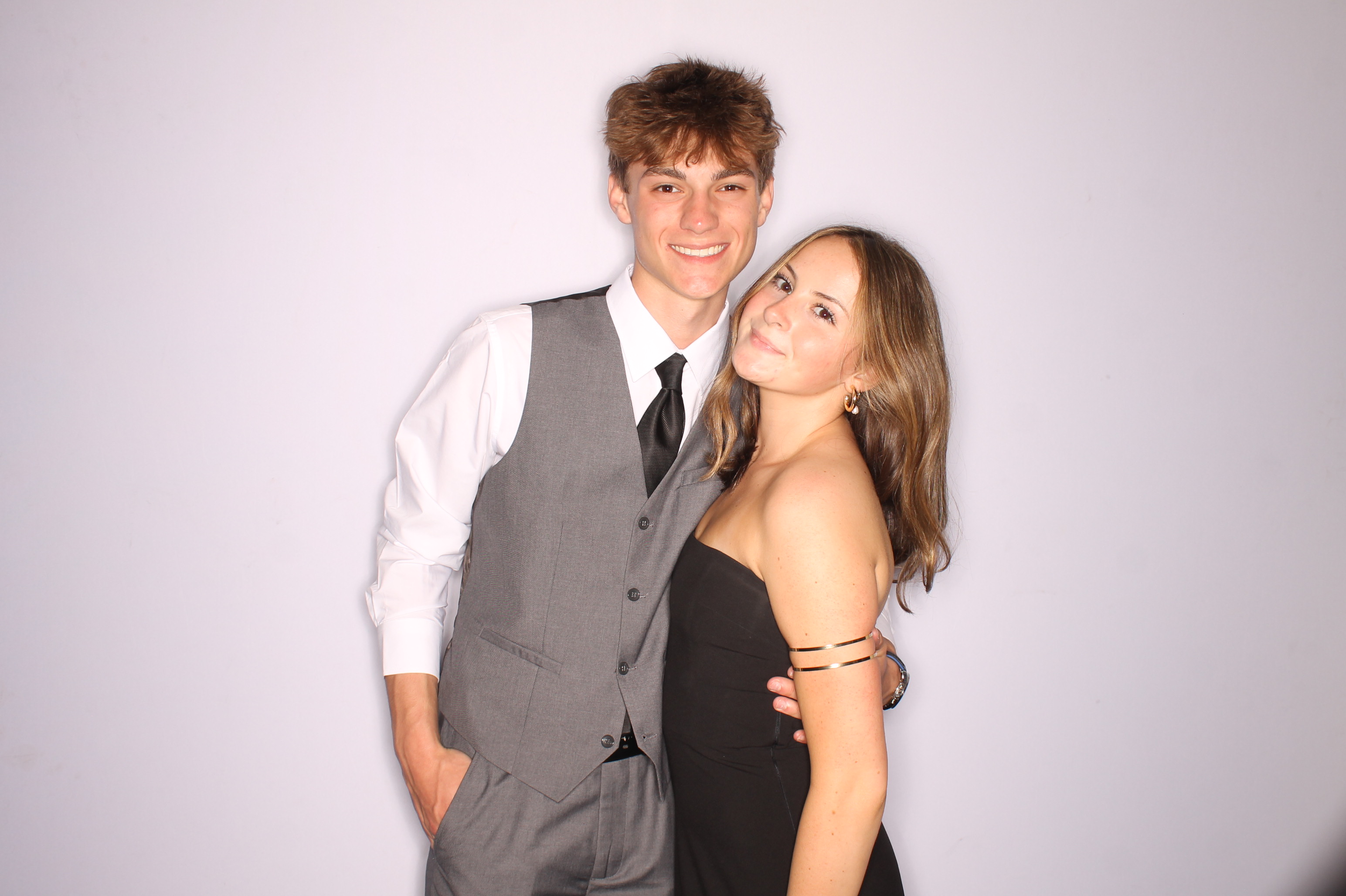 Thomas Worthington High School Prom 2025 | View more photos from the event at gallery.photoboothcincy.com/u/PhotoBoothCincy/Thomas-Worthington-High-School-Prom-2025