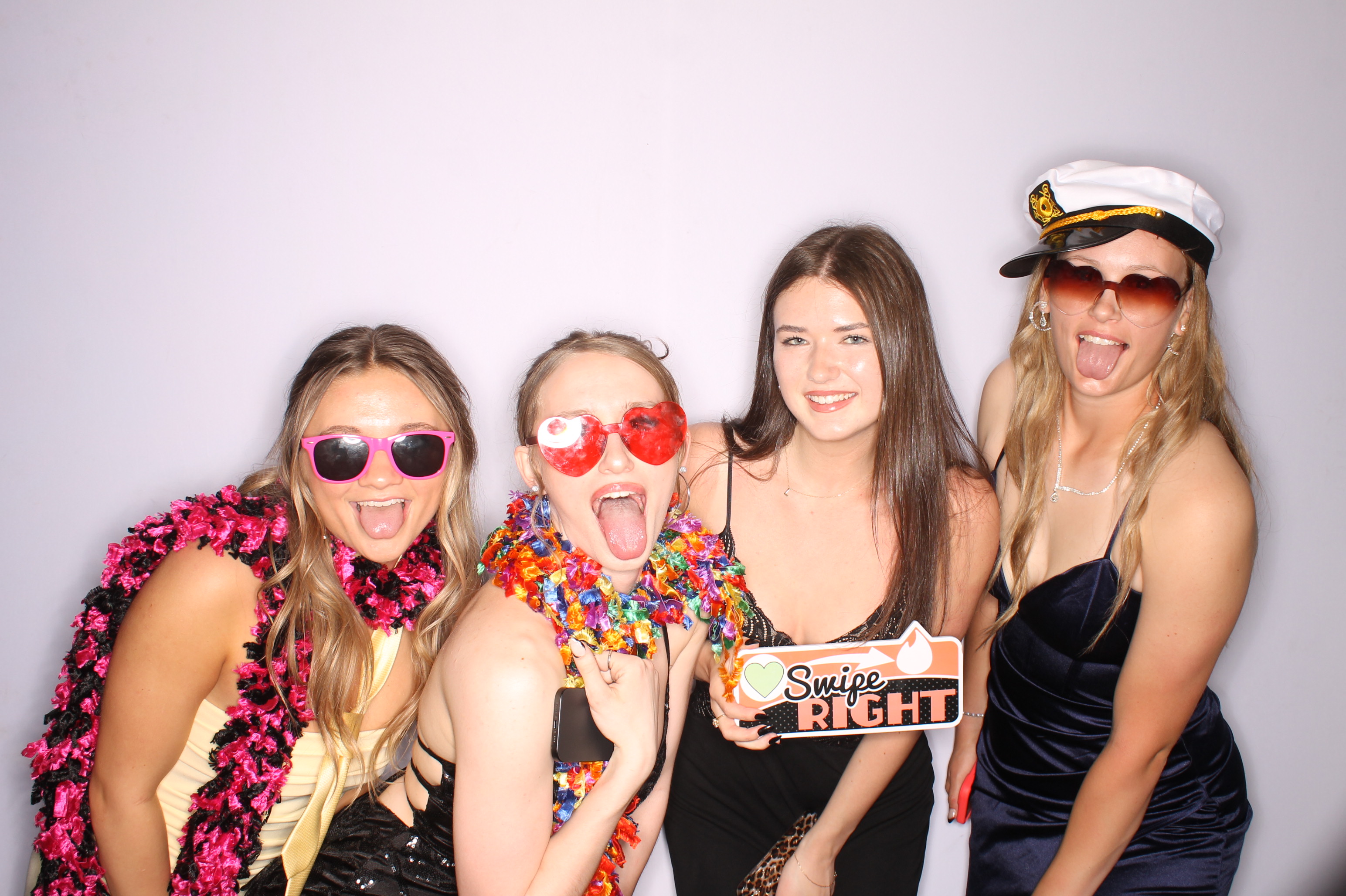 Thomas Worthington High School Prom 2025 | View more photos from the event at gallery.photoboothcincy.com/u/PhotoBoothCincy/Thomas-Worthington-High-School-Prom-2025