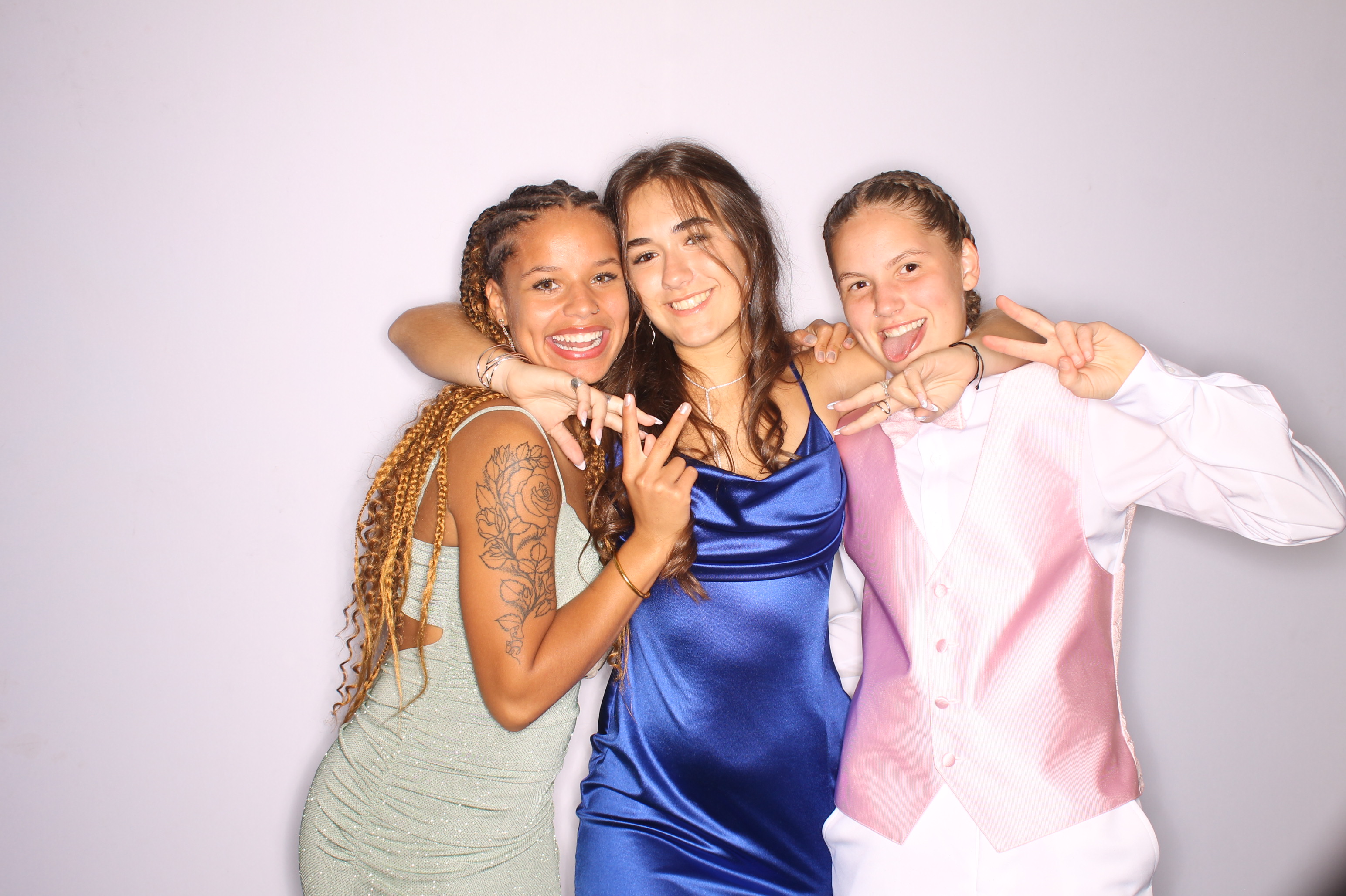 Thomas Worthington High School Prom 2025 | View more photos from the event at gallery.photoboothcincy.com/u/PhotoBoothCincy/Thomas-Worthington-High-School-Prom-2025