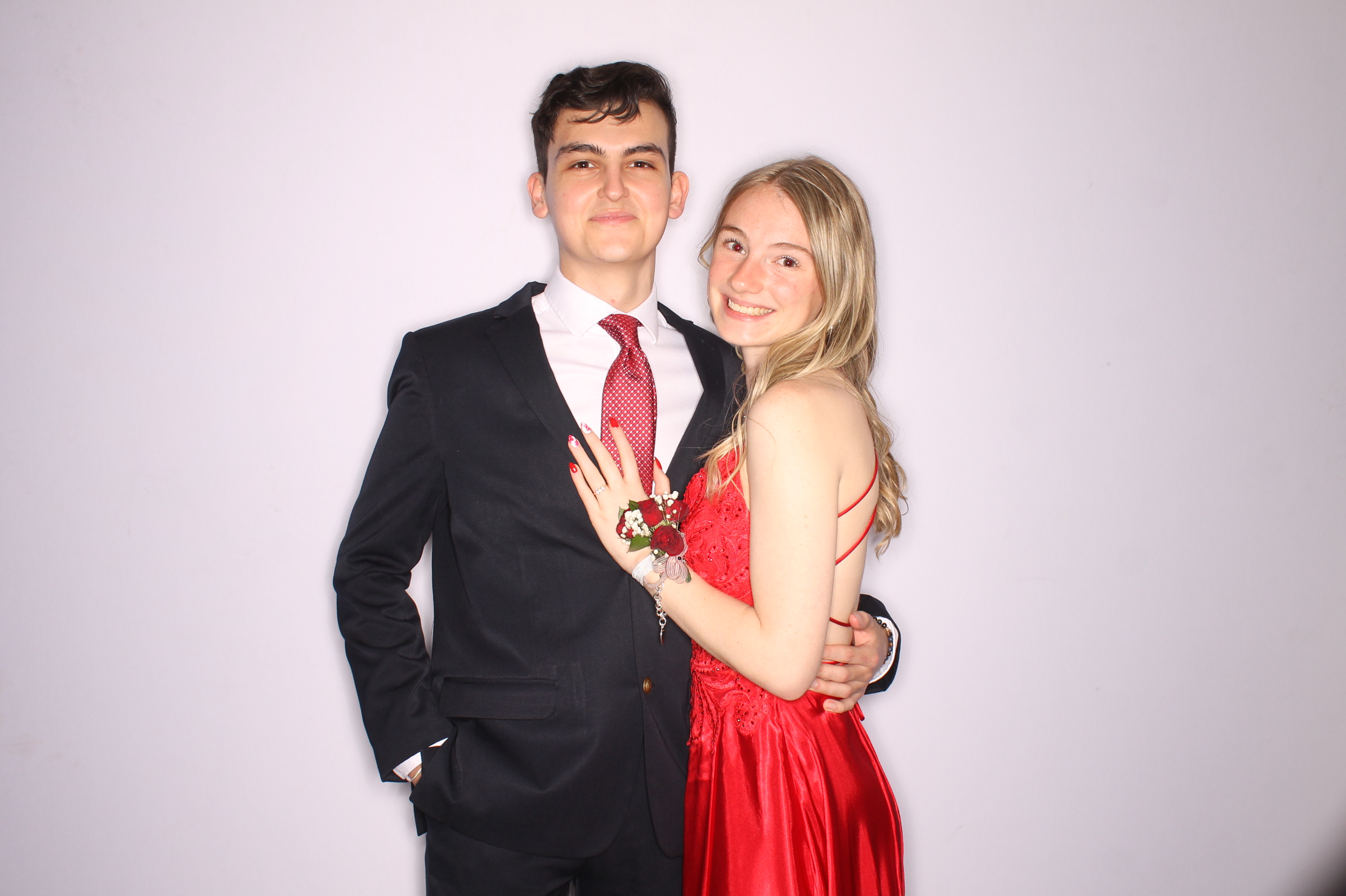 Thomas Worthington High School Prom 2025 | View more photos from the event at gallery.photoboothcincy.com/u/PhotoBoothCincy/Thomas-Worthington-High-School-Prom-2025