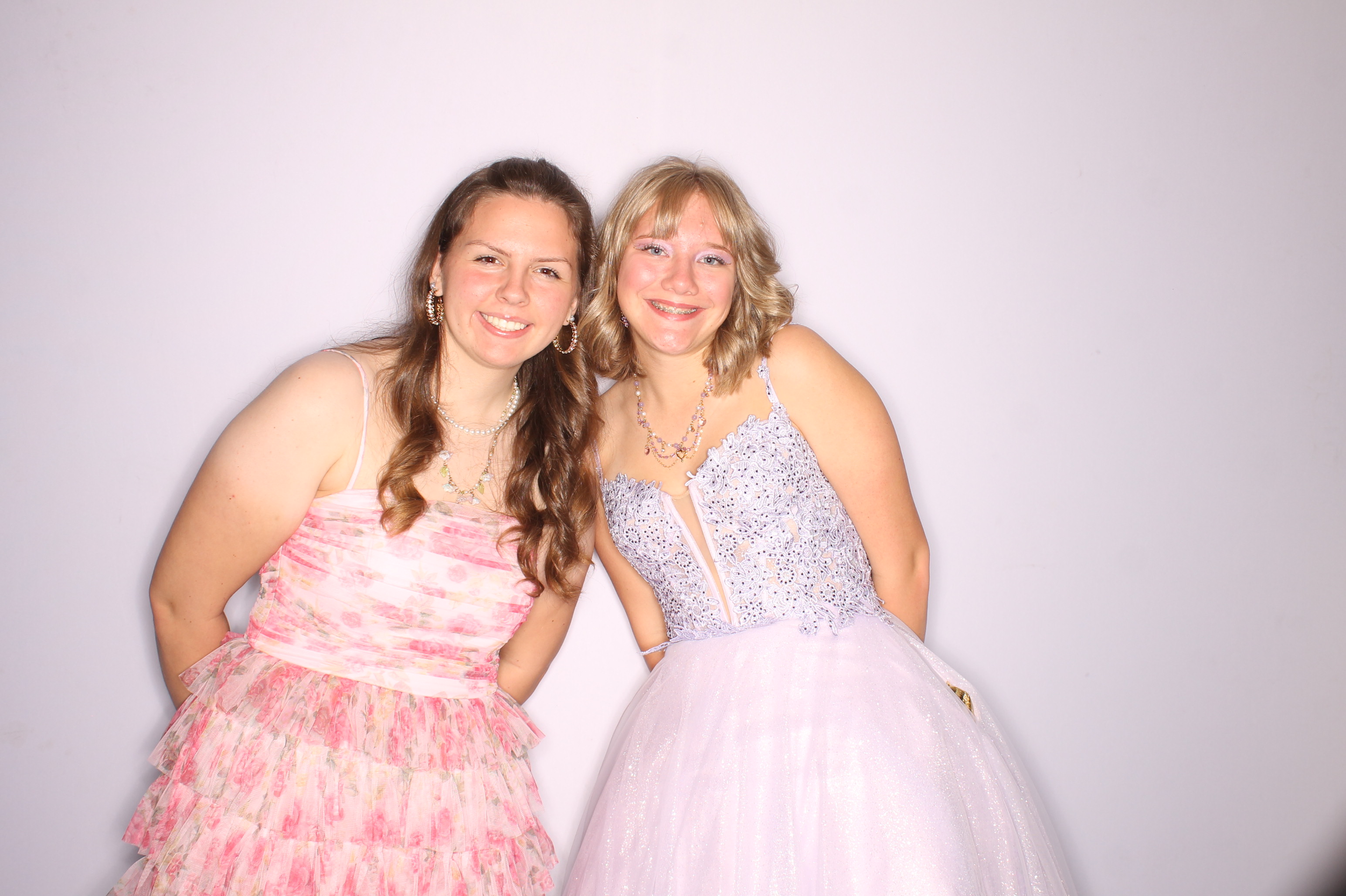 Thomas Worthington High School Prom 2025 | View more photos from the event at gallery.photoboothcincy.com/u/PhotoBoothCincy/Thomas-Worthington-High-School-Prom-2025