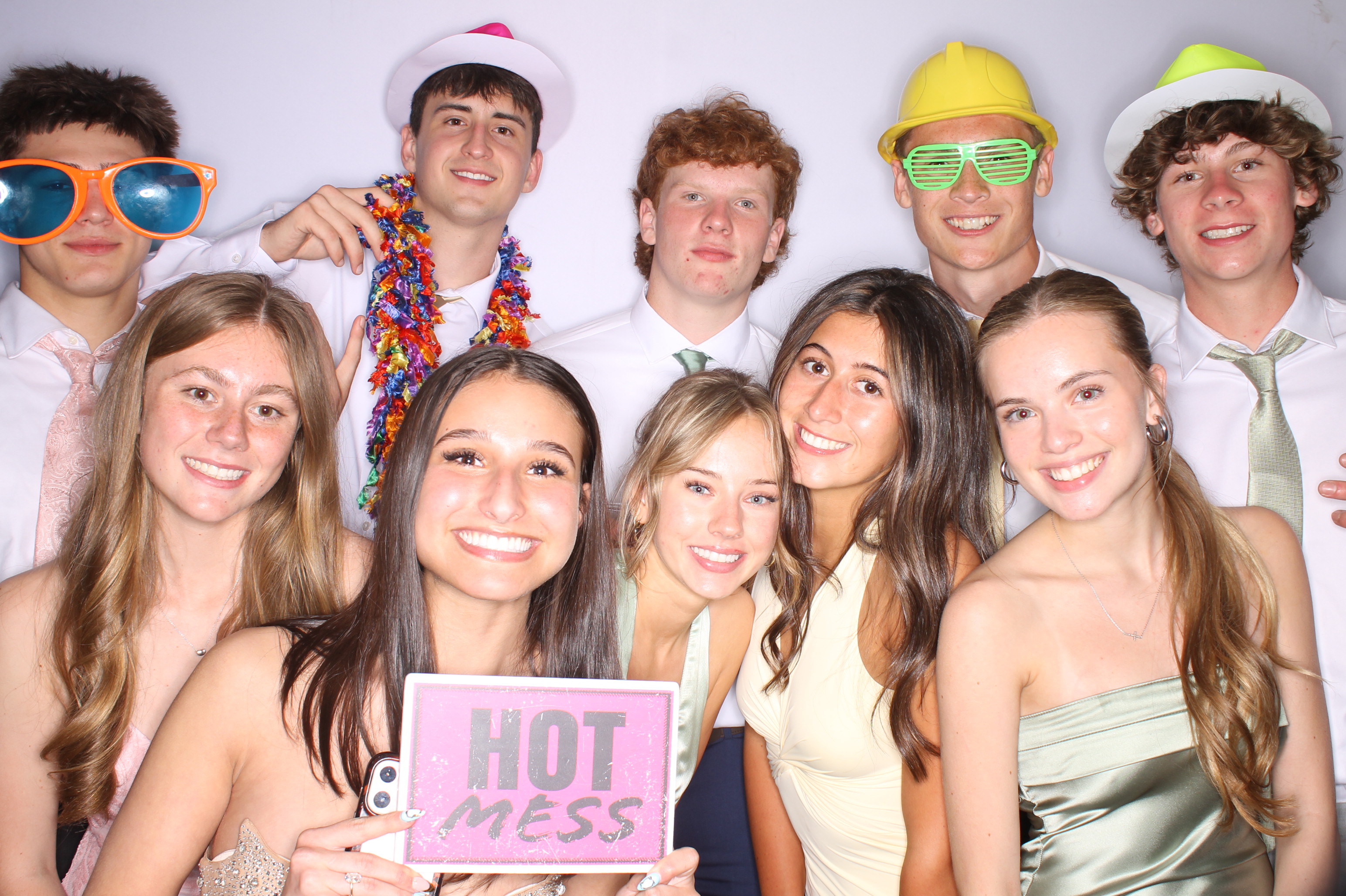 Thomas Worthington High School Prom 2025 | View more photos from the event at gallery.photoboothcincy.com/u/PhotoBoothCincy/Thomas-Worthington-High-School-Prom-2025
