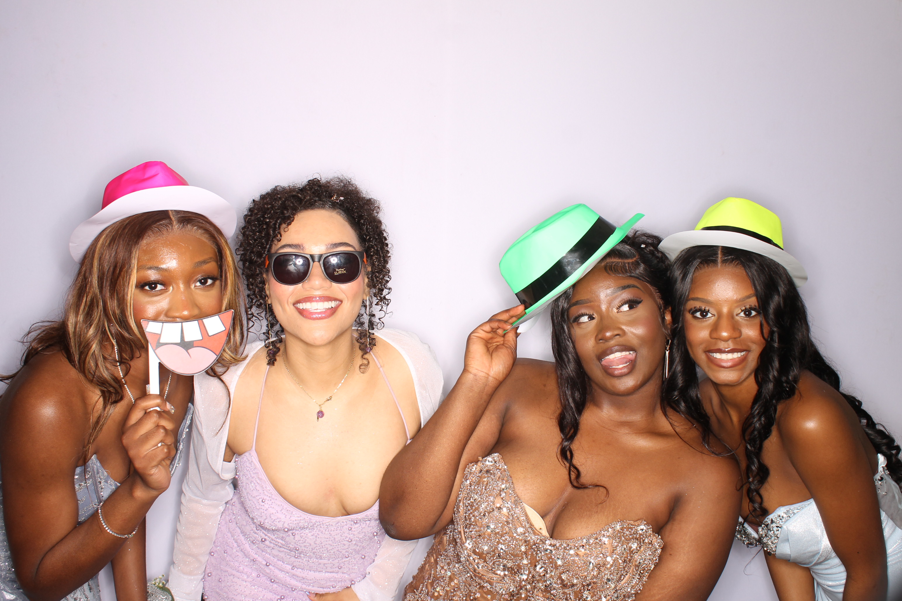 Thomas Worthington High School Prom 2025 | View more photos from the event at gallery.photoboothcincy.com/u/PhotoBoothCincy/Thomas-Worthington-High-School-Prom-2025