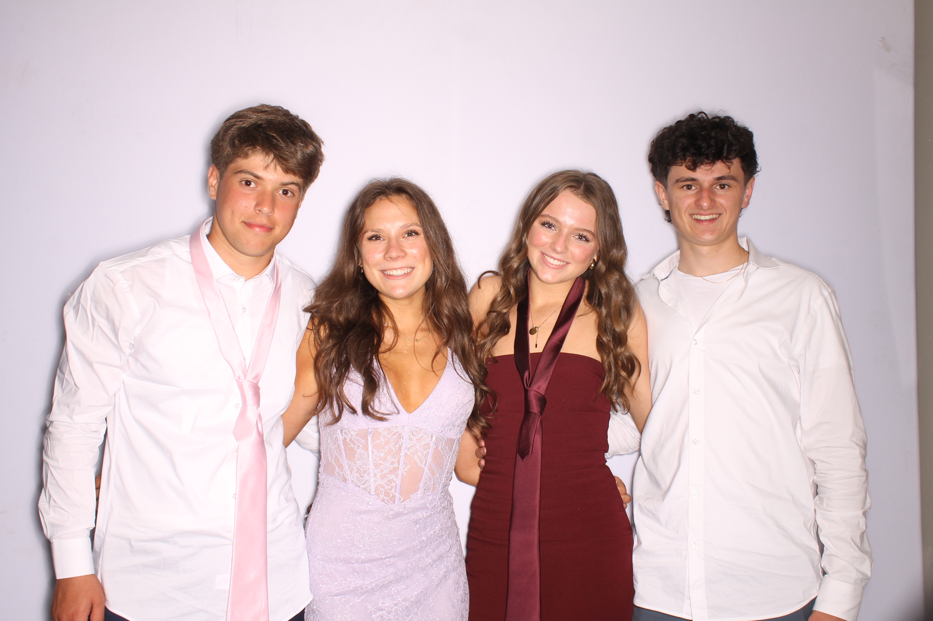 Thomas Worthington High School Prom 2025 | View more photos from the event at gallery.photoboothcincy.com/u/PhotoBoothCincy/Thomas-Worthington-High-School-Prom-2025