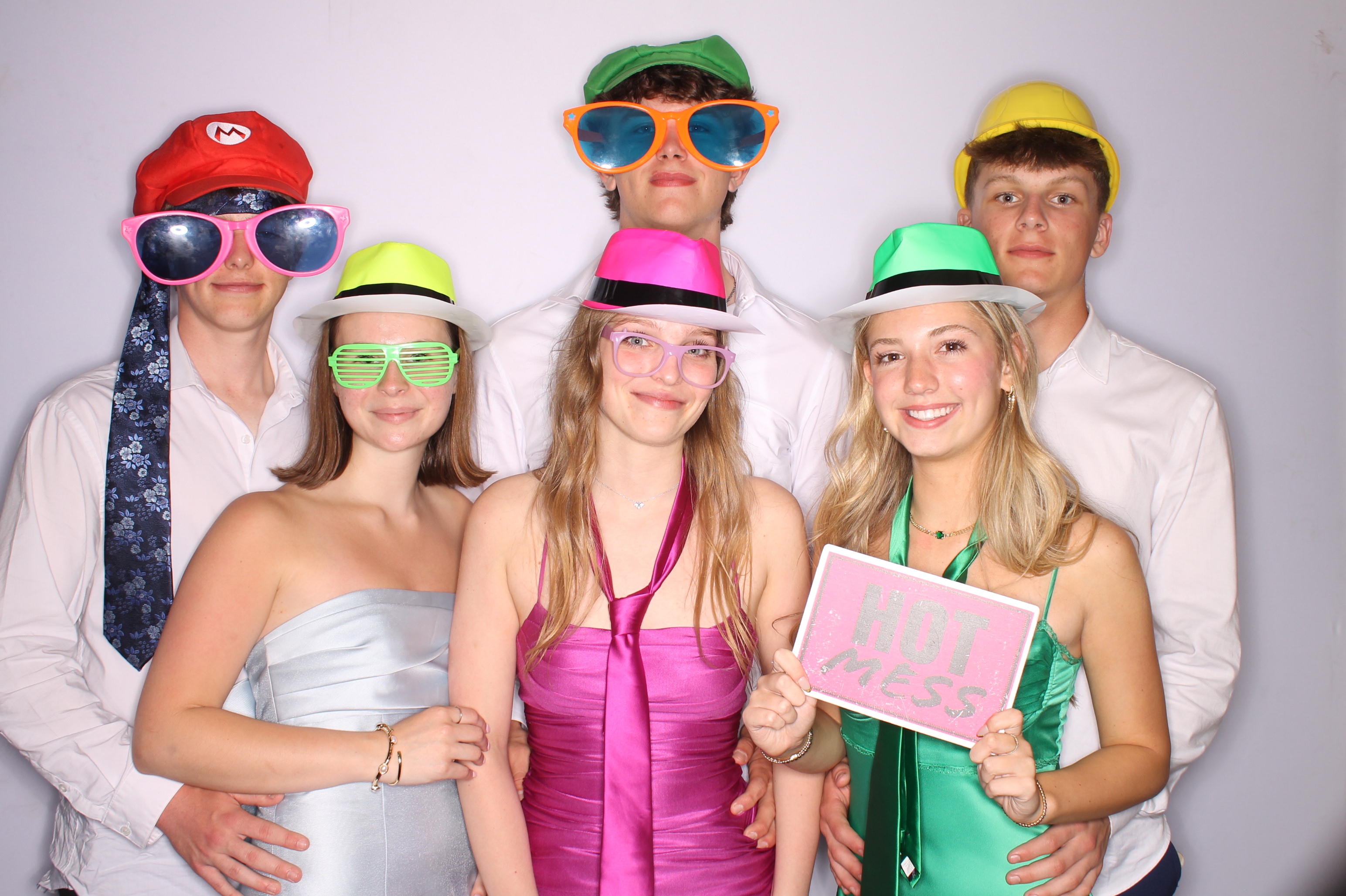 Thomas Worthington High School Prom 2025 | View more photos from the event at gallery.photoboothcincy.com/u/PhotoBoothCincy/Thomas-Worthington-High-School-Prom-2025