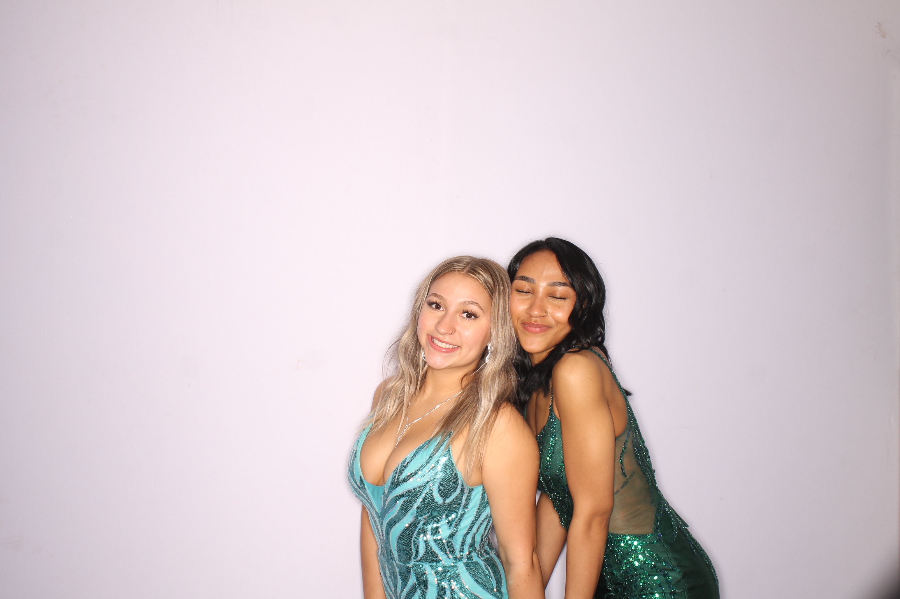 Thomas Worthington High School Prom 2025 | View more photos from the event at gallery.photoboothcincy.com/u/PhotoBoothCincy/Thomas-Worthington-High-School-Prom-2025