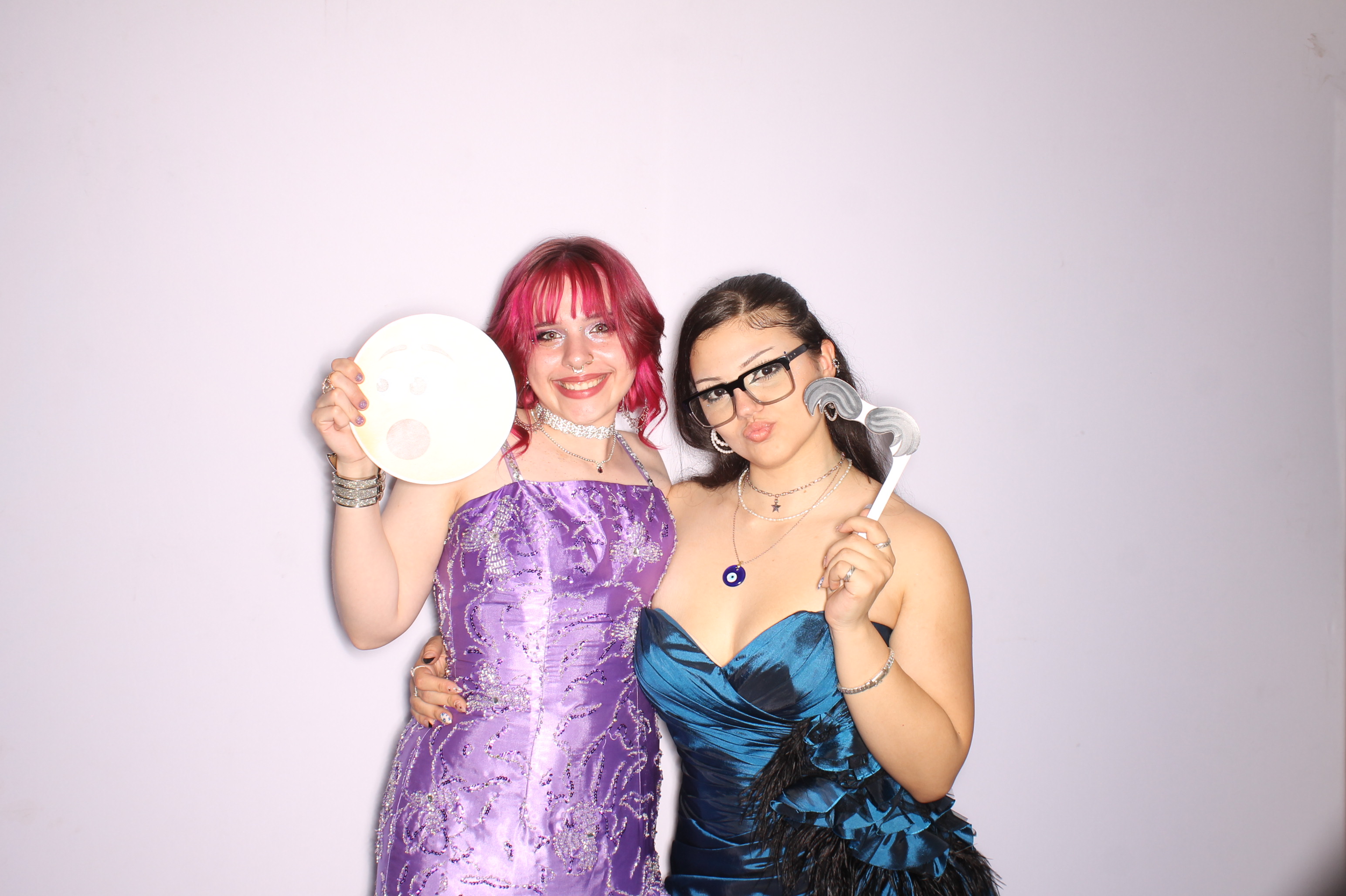Thomas Worthington High School Prom 2025 | View more photos from the event at gallery.photoboothcincy.com/u/PhotoBoothCincy/Thomas-Worthington-High-School-Prom-2025