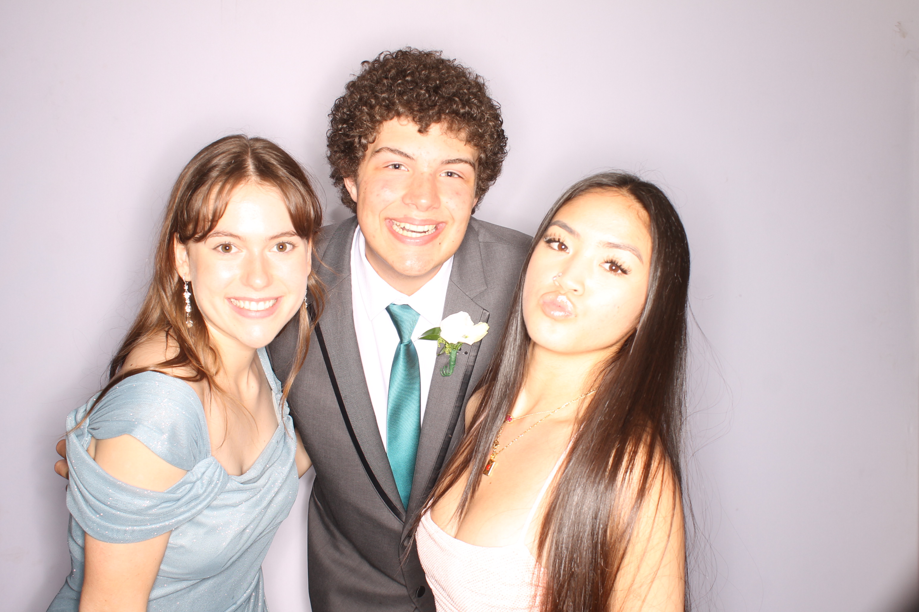 Thomas Worthington High School Prom 2025 | View more photos from the event at gallery.photoboothcincy.com/u/PhotoBoothCincy/Thomas-Worthington-High-School-Prom-2025