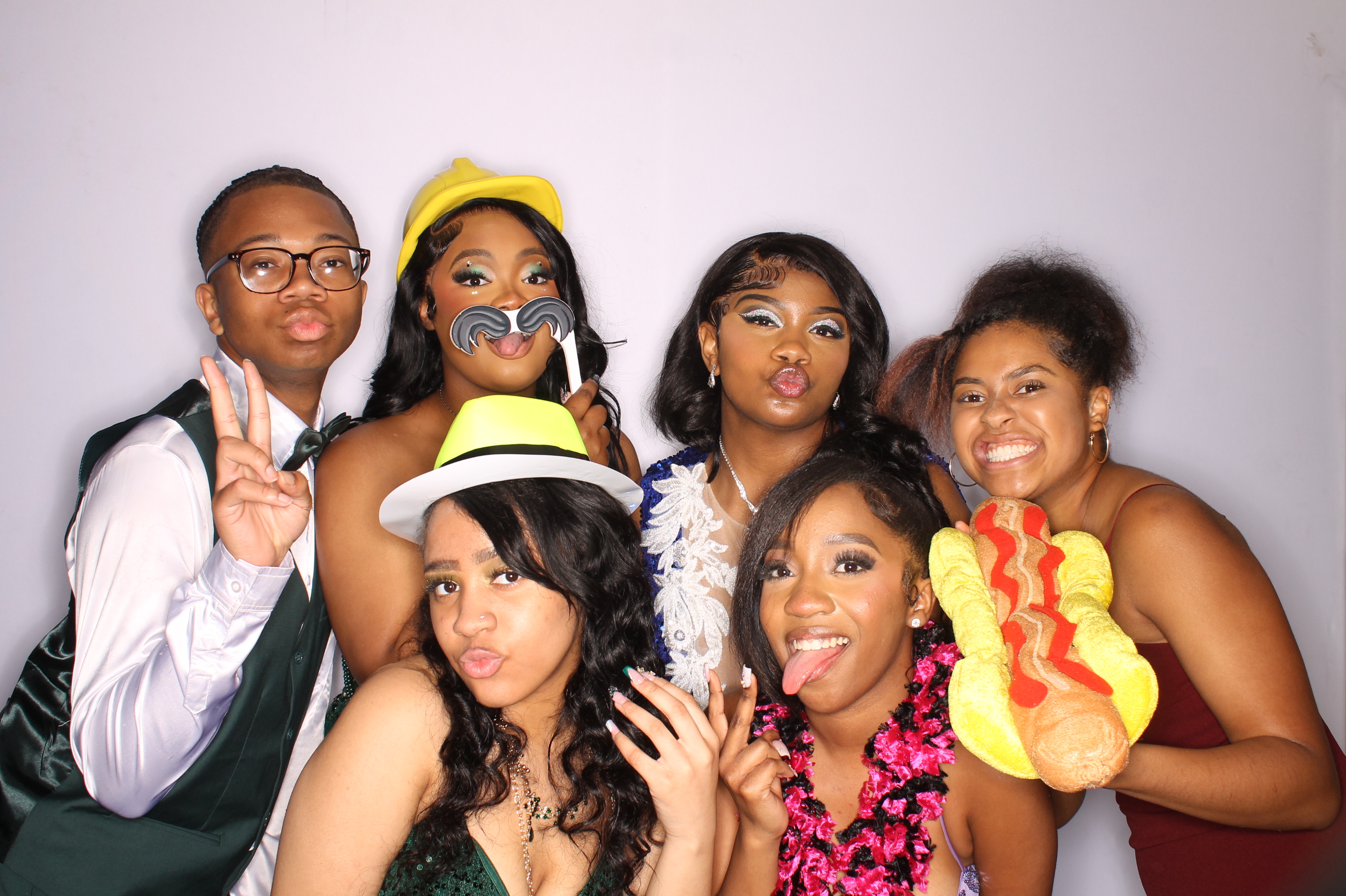 Thomas Worthington High School Prom 2025 | View more photos from the event at gallery.photoboothcincy.com/u/PhotoBoothCincy/Thomas-Worthington-High-School-Prom-2025