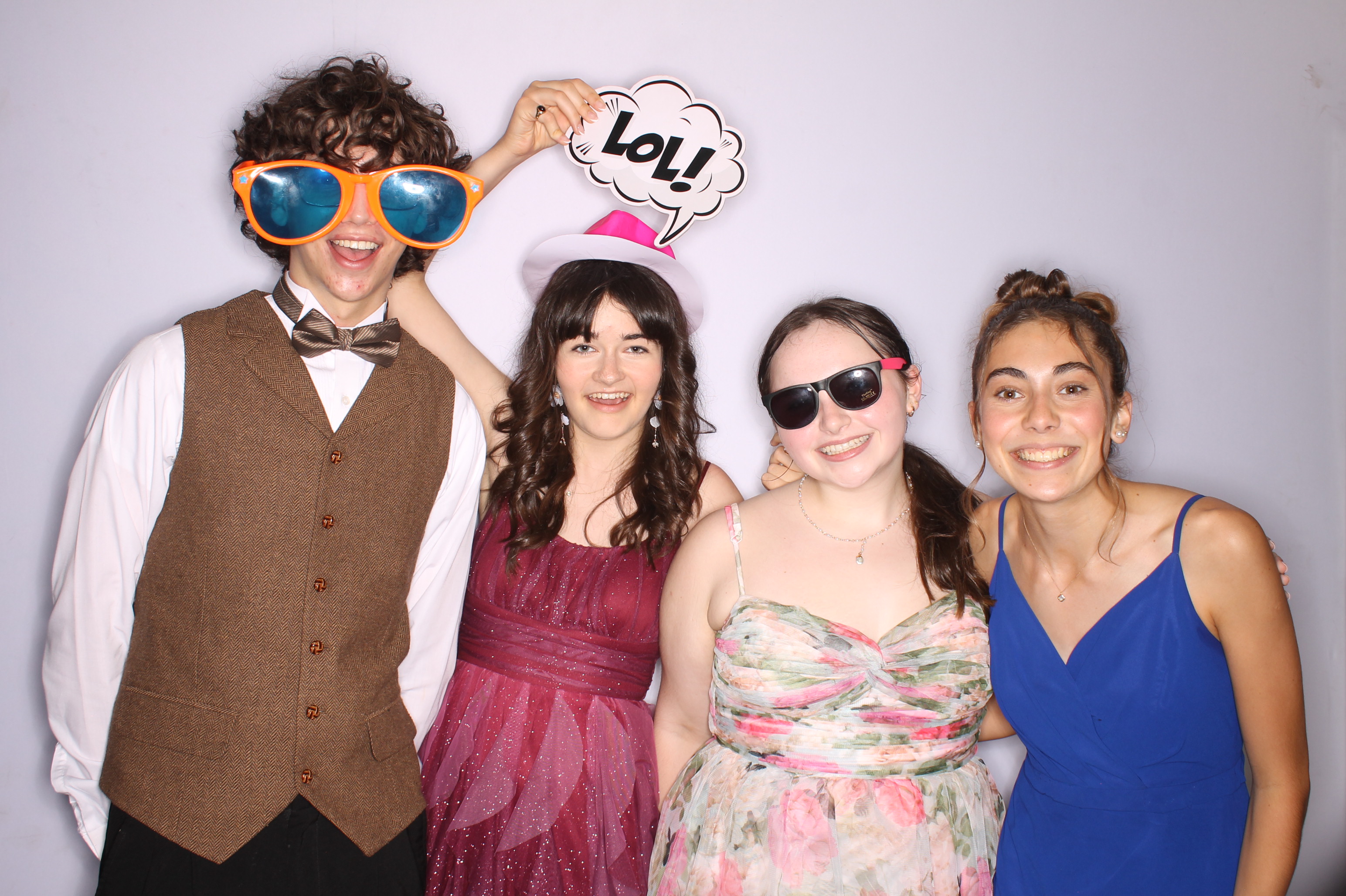 Thomas Worthington High School Prom 2025 | View more photos from the event at gallery.photoboothcincy.com/u/PhotoBoothCincy/Thomas-Worthington-High-School-Prom-2025