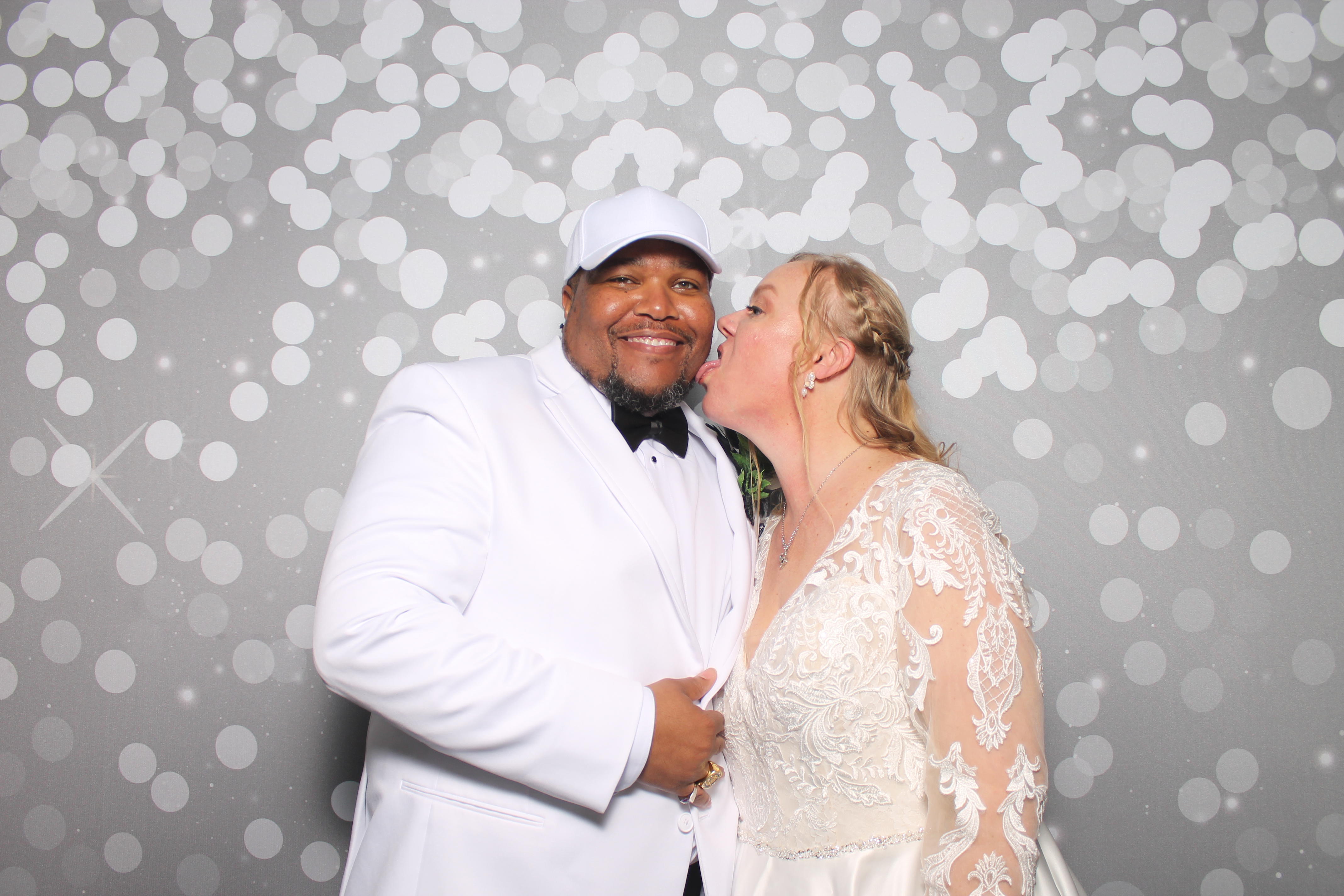 Tony & Shannon  | View more photos from the event at gallery.photoboothcincy.com/u/PhotoBoothCincy/Tony-Shannon