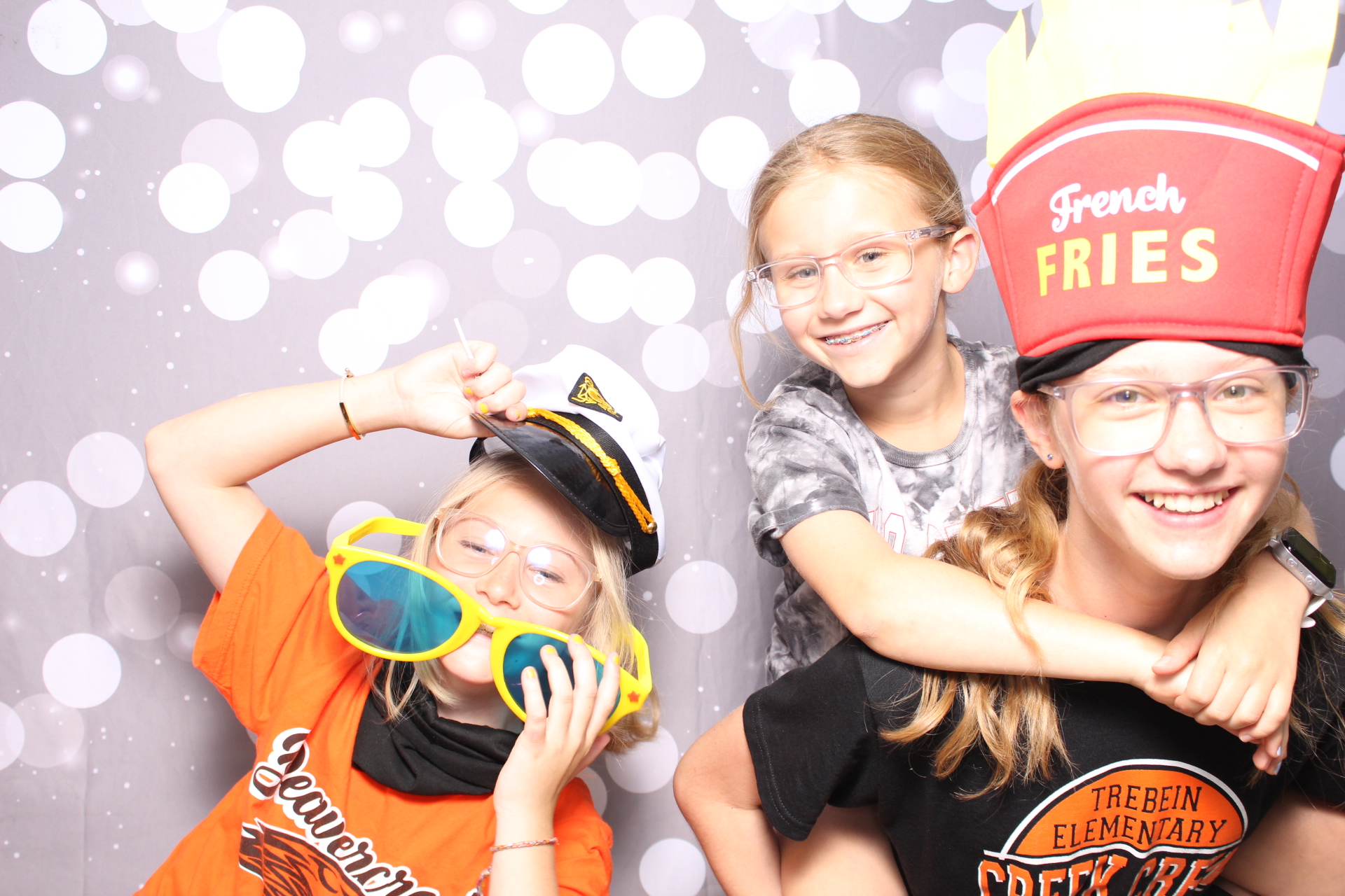 Trebein Fifth Grade | View more photos from the event at gallery.photoboothcincy.com/u/PhotoBoothCincy/Trebein-Fifth-Grade