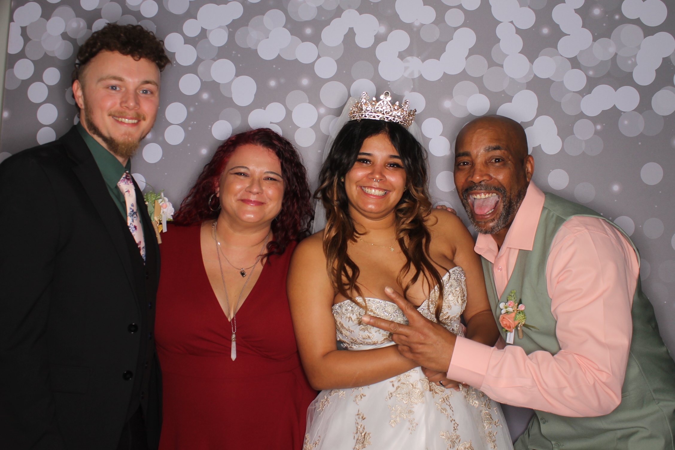 Trinity & Damien's Wedding | View more photos from the event at gallery.photoboothcincy.com/u/PhotoBoothCincy/Trinity-Damiens-Wedding