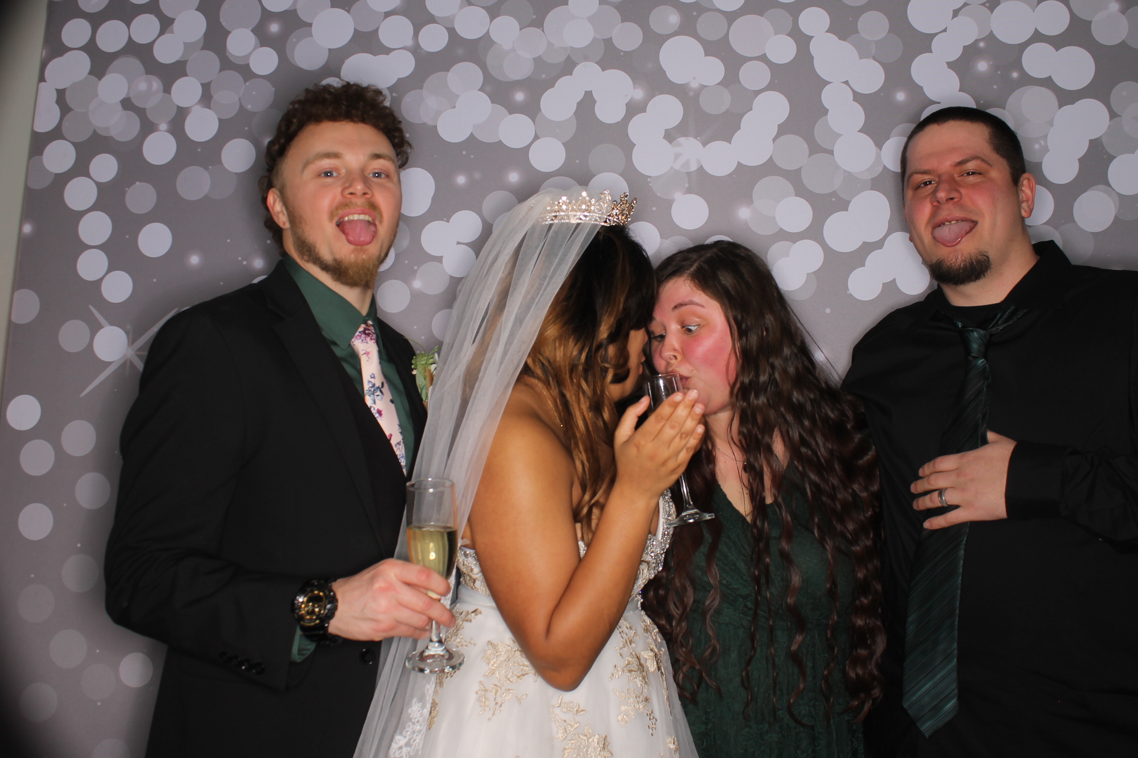 Trinity & Damien's Wedding | View more photos from the event at gallery.photoboothcincy.com/u/PhotoBoothCincy/Trinity-Damiens-Wedding