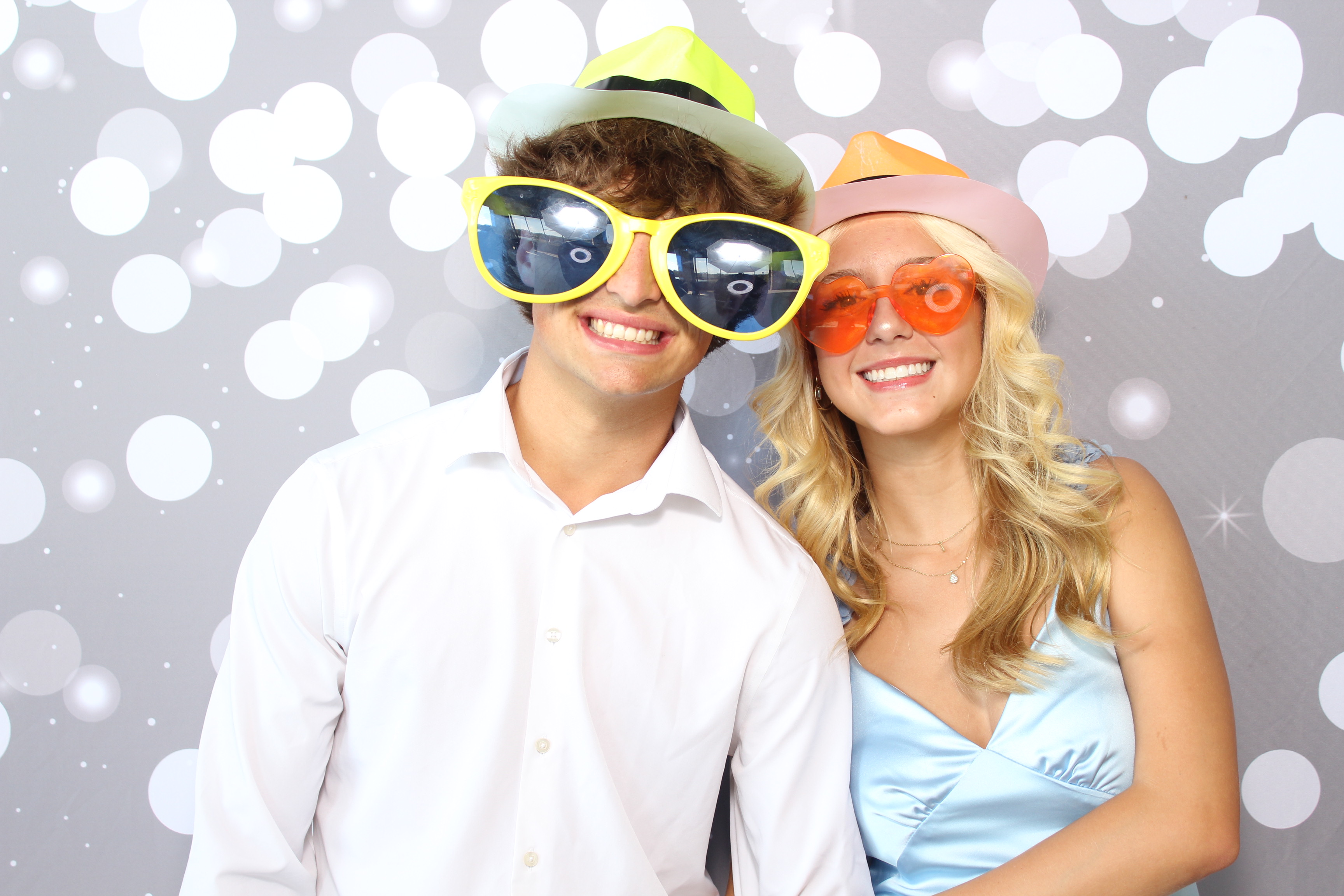 Tyrell & Samantha | View more photos from the event at gallery.photoboothcincy.com/u/PhotoBoothCincy/Tyrell-Samantha