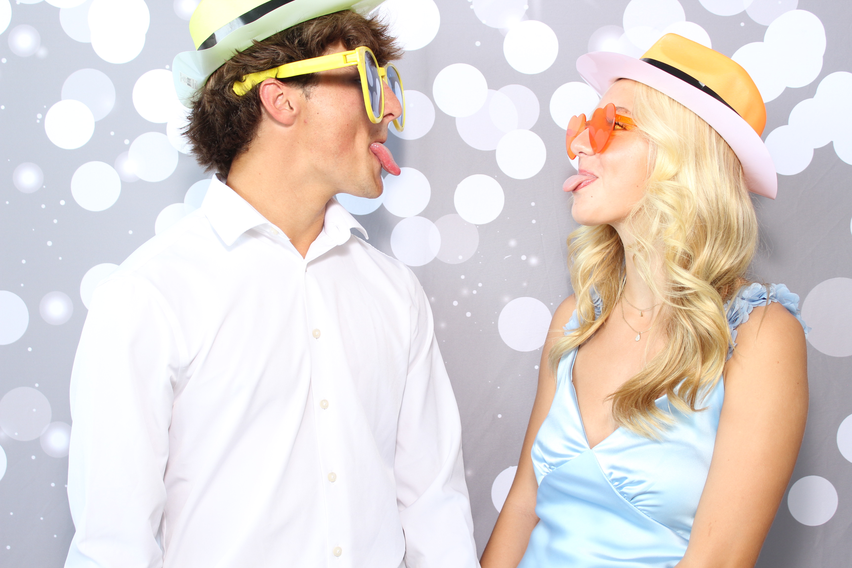 Tyrell & Samantha | View more photos from the event at gallery.photoboothcincy.com/u/PhotoBoothCincy/Tyrell-Samantha