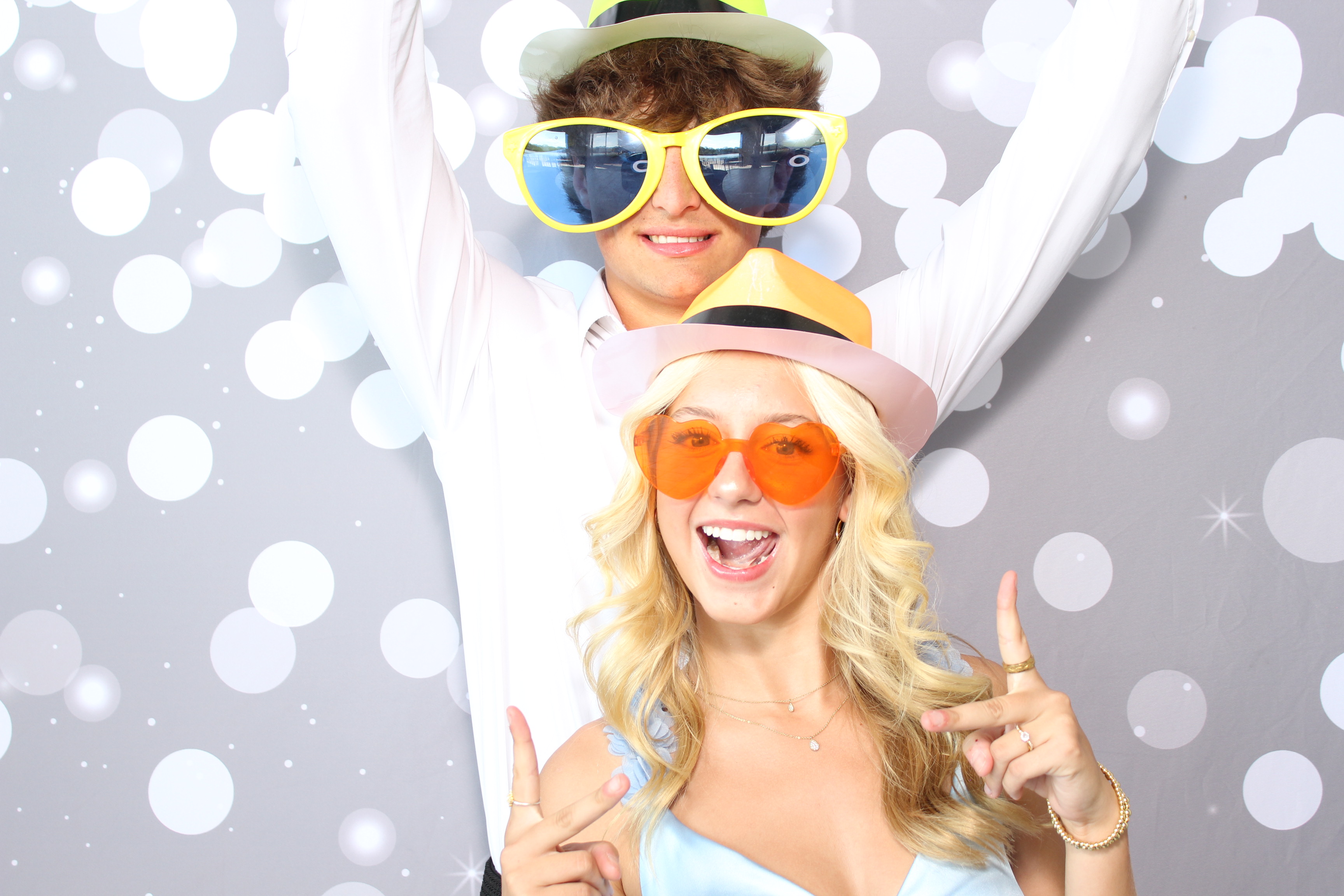 Tyrell & Samantha | View more photos from the event at gallery.photoboothcincy.com/u/PhotoBoothCincy/Tyrell-Samantha