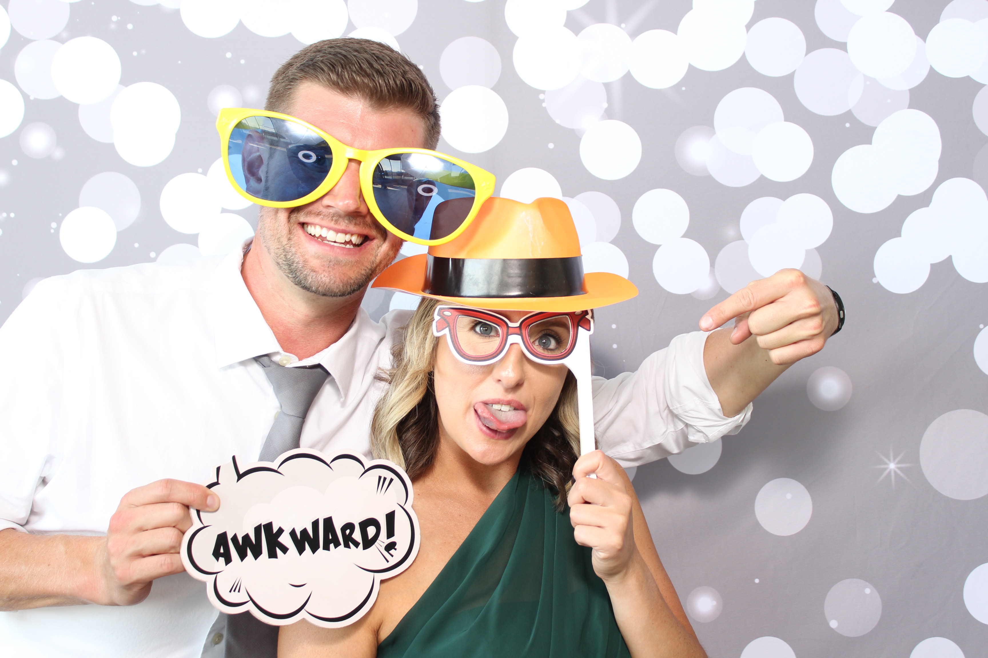 Tyrell & Samantha | View more photos from the event at gallery.photoboothcincy.com/u/PhotoBoothCincy/Tyrell-Samantha