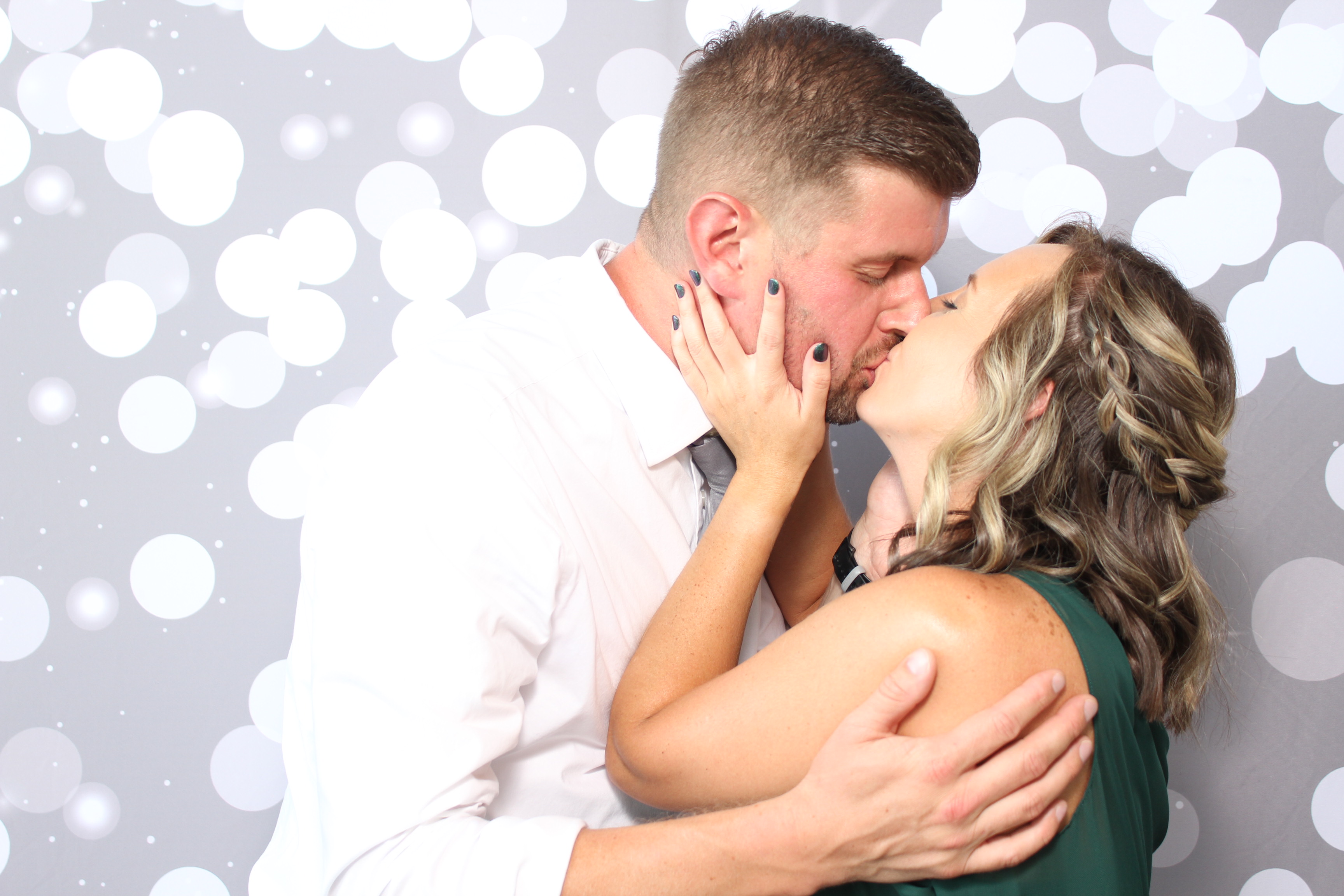 Tyrell & Samantha | View more photos from the event at gallery.photoboothcincy.com/u/PhotoBoothCincy/Tyrell-Samantha