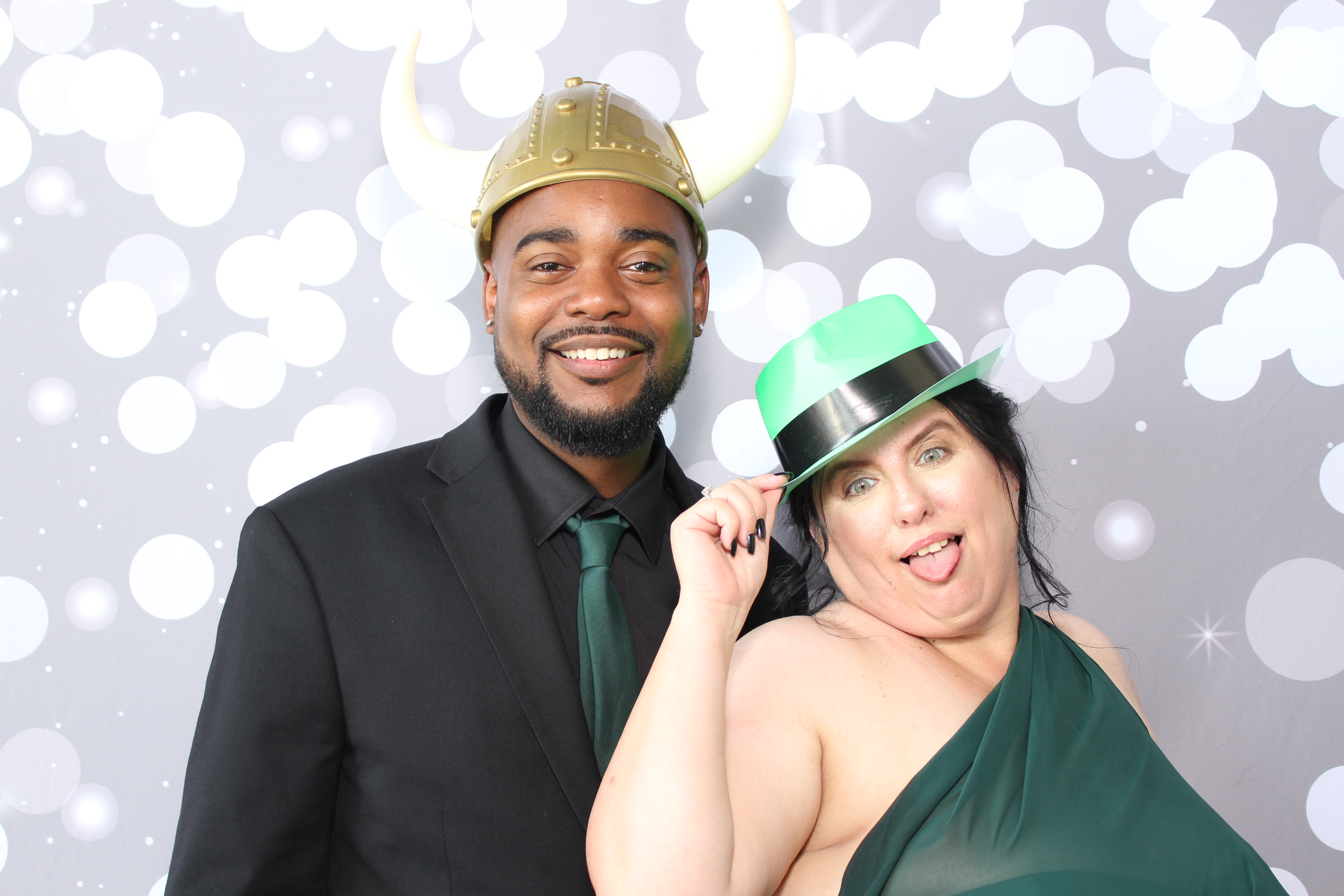 Tyrell & Samantha | View more photos from the event at gallery.photoboothcincy.com/u/PhotoBoothCincy/Tyrell-Samantha