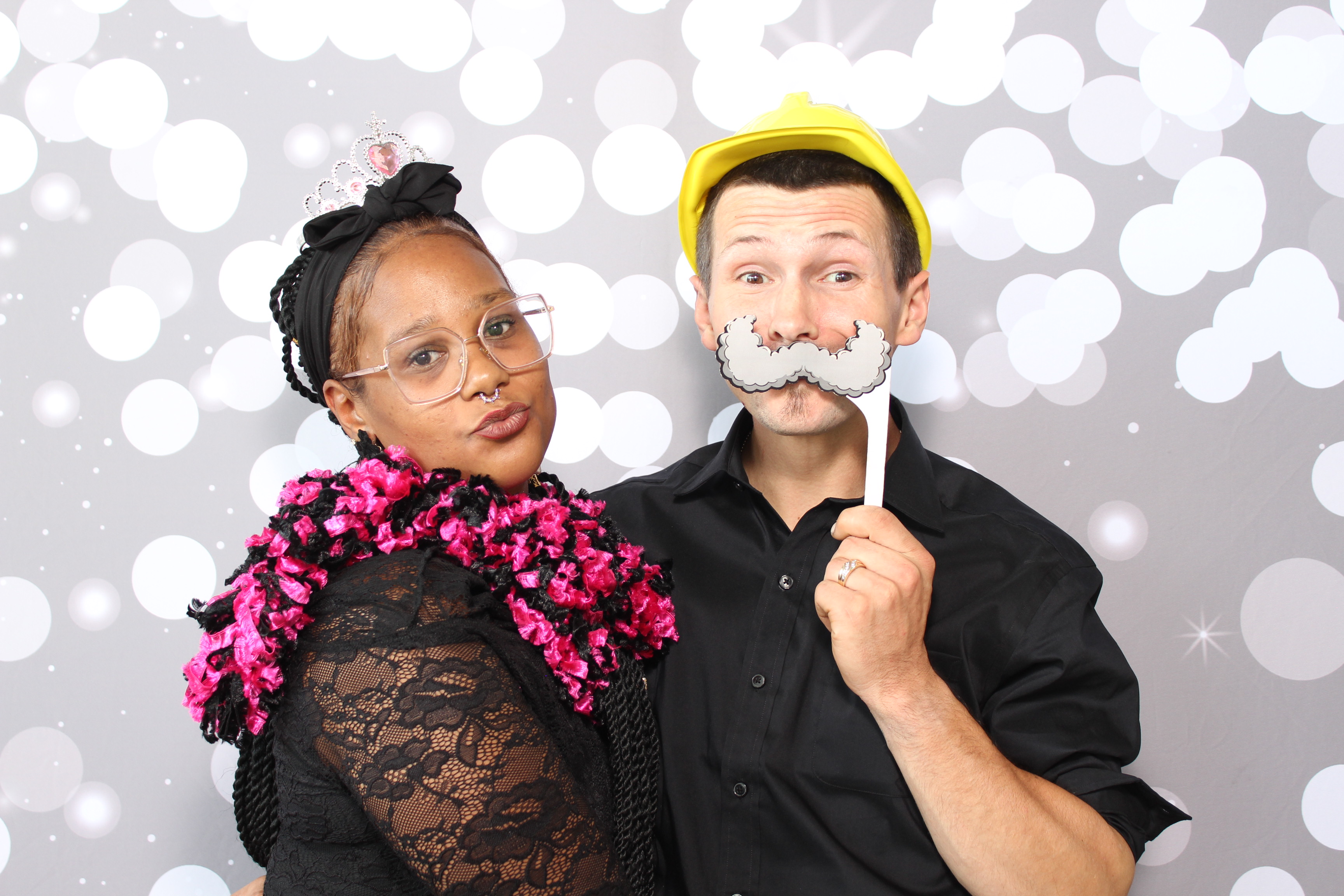 Tyrell & Samantha | View more photos from the event at gallery.photoboothcincy.com/u/PhotoBoothCincy/Tyrell-Samantha