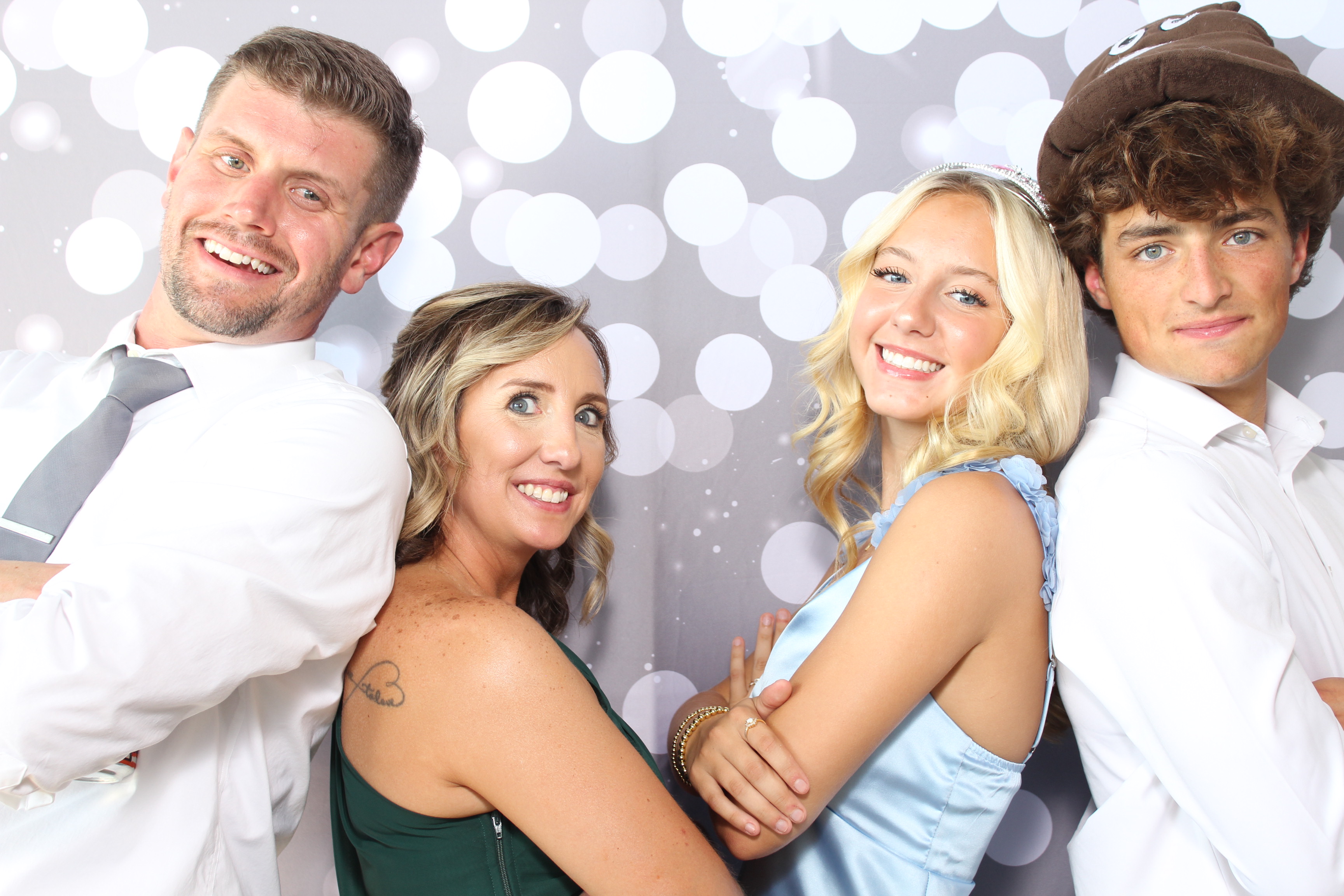 Tyrell & Samantha | View more photos from the event at gallery.photoboothcincy.com/u/PhotoBoothCincy/Tyrell-Samantha
