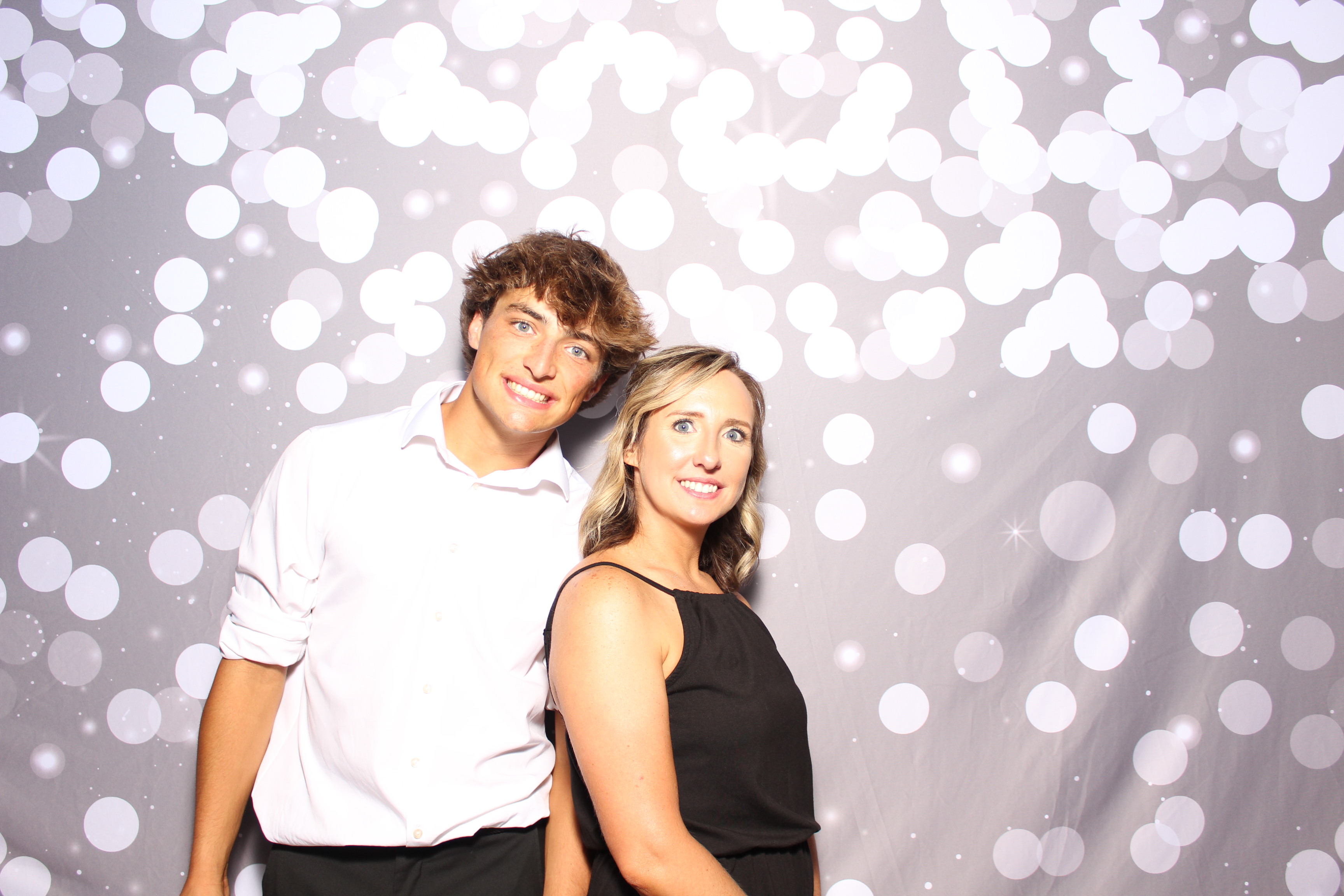 Tyrell & Samantha | View more photos from the event at gallery.photoboothcincy.com/u/PhotoBoothCincy/Tyrell-Samantha