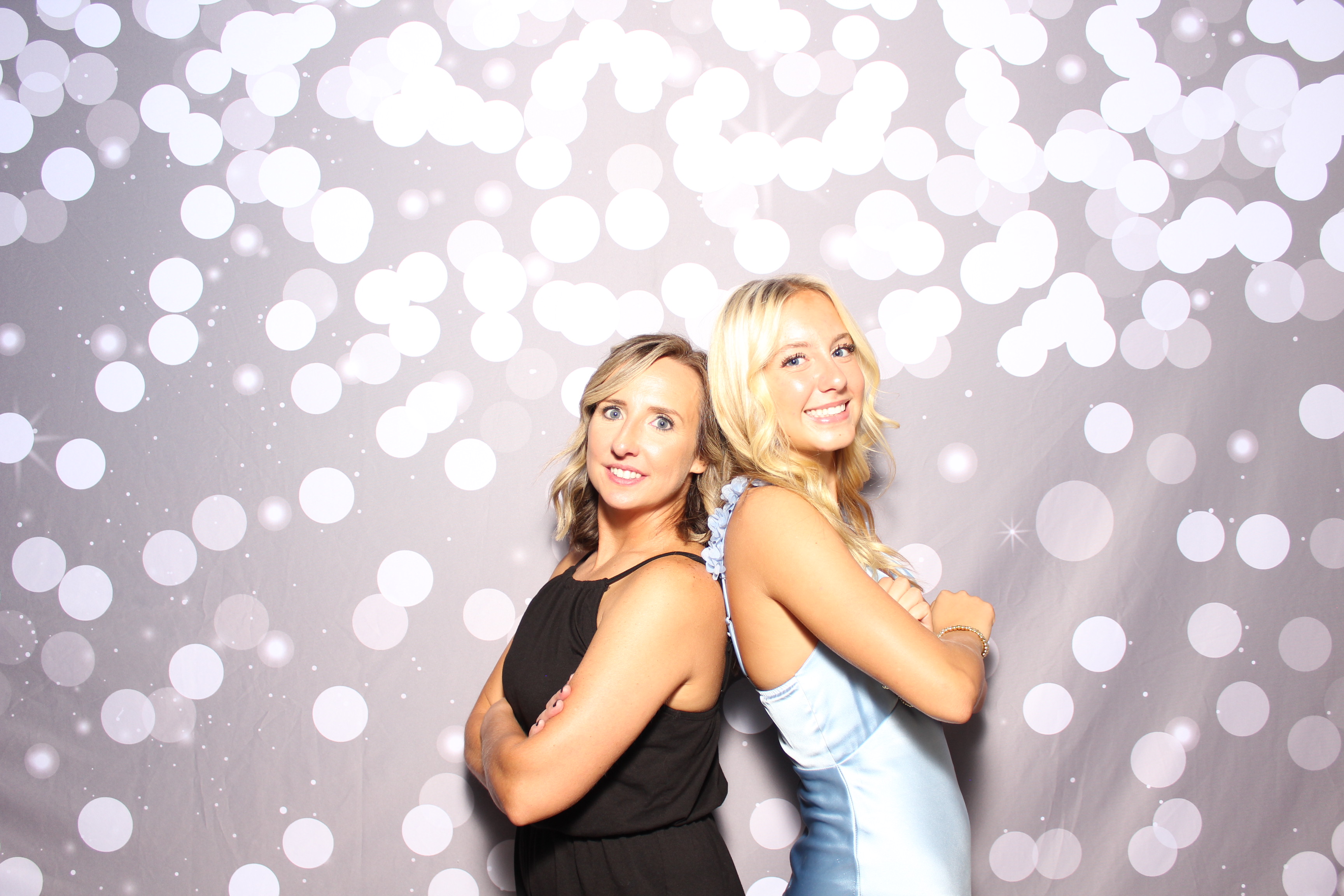 Tyrell & Samantha | View more photos from the event at gallery.photoboothcincy.com/u/PhotoBoothCincy/Tyrell-Samantha