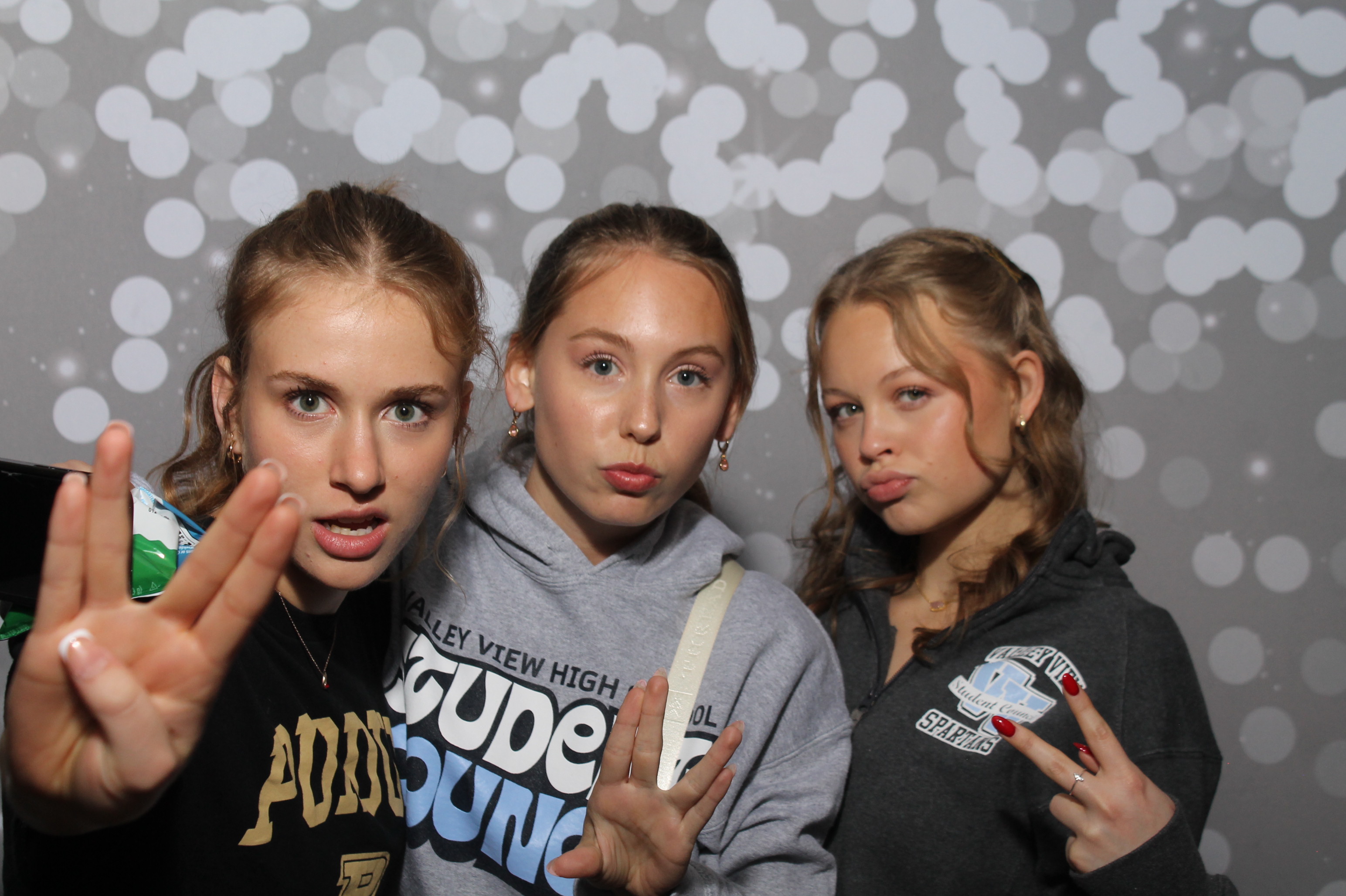 Valley View After Prom | View more photos from the event at gallery.photoboothcincy.com/u/PhotoBoothCincy/Valley-View-After-Prom-1