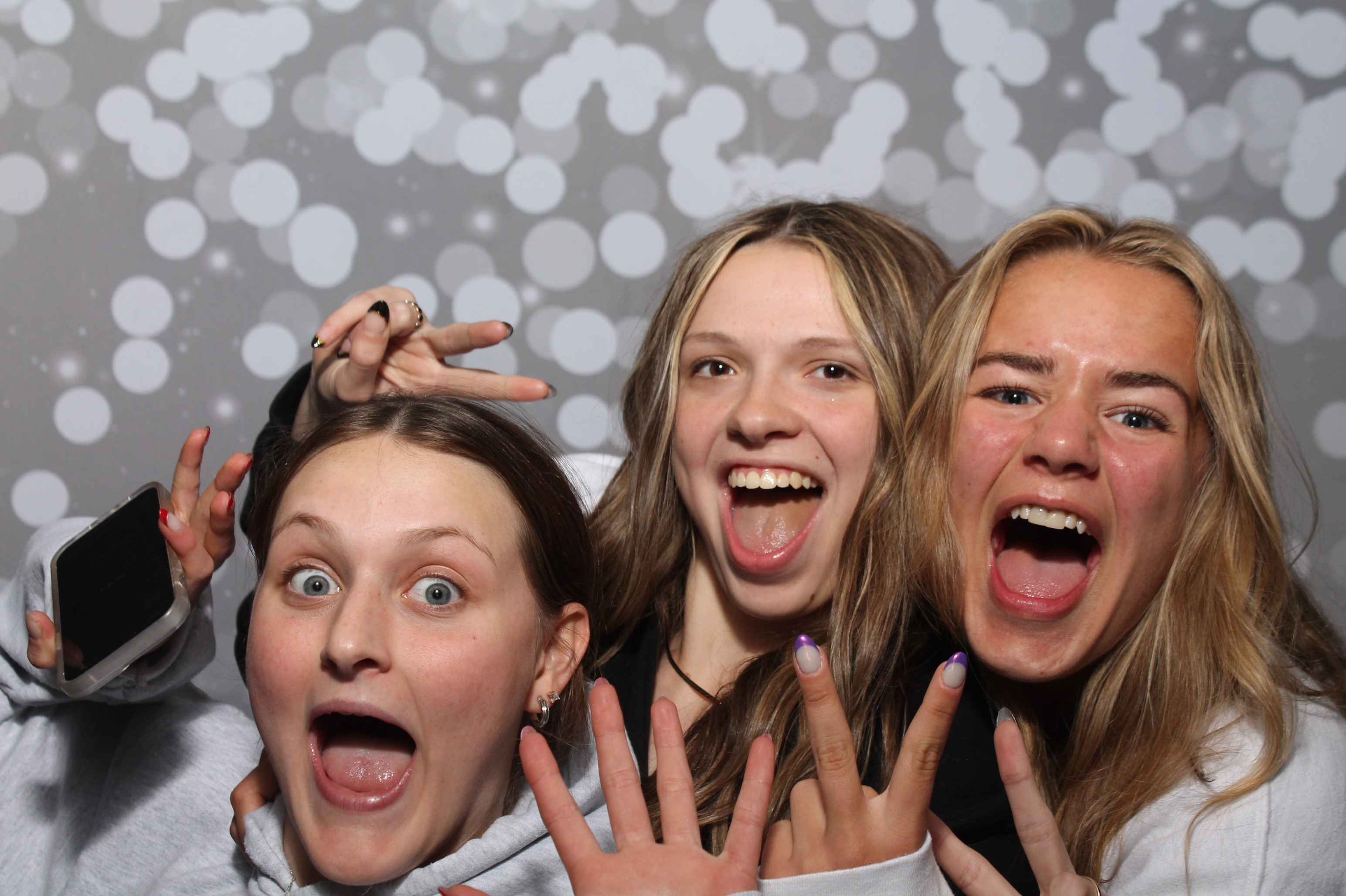 Valley View After Prom | View more photos from the event at gallery.photoboothcincy.com/u/PhotoBoothCincy/Valley-View-After-Prom-1
